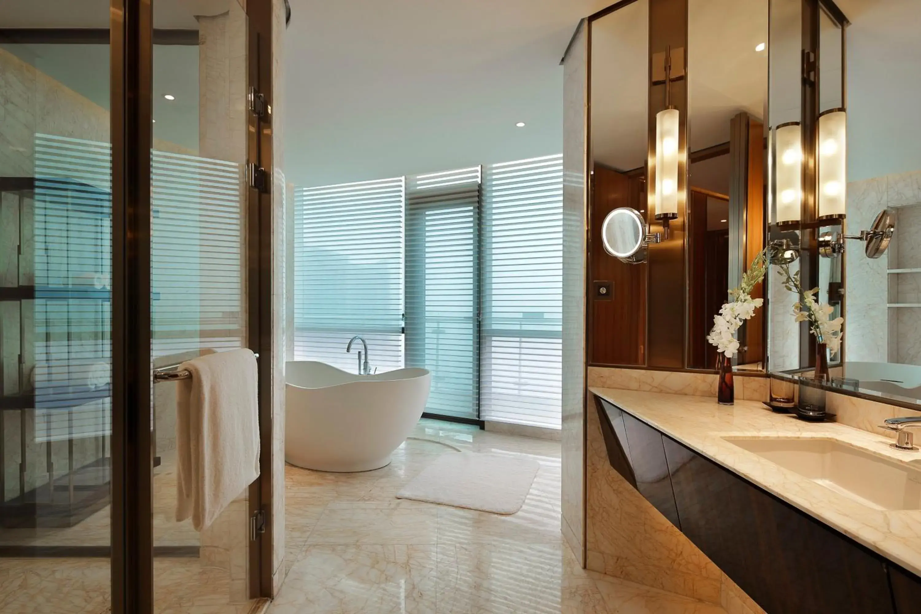 Photo of the whole room, Bathroom in InterContinental Changsha, an IHG Hotel