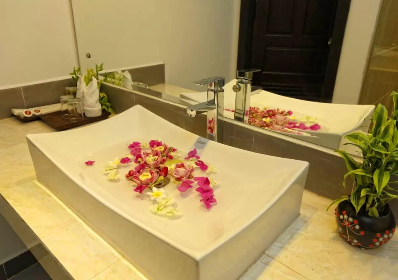 Bathroom, Bed in Ladear Privilege Rooms