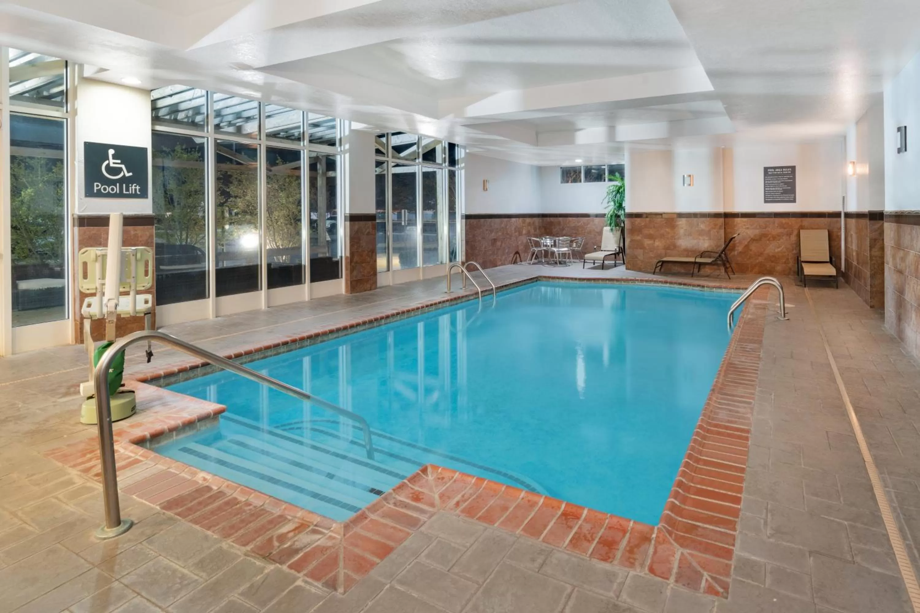 Swimming pool in Holiday Inn Southaven Central - Memphis by IHG