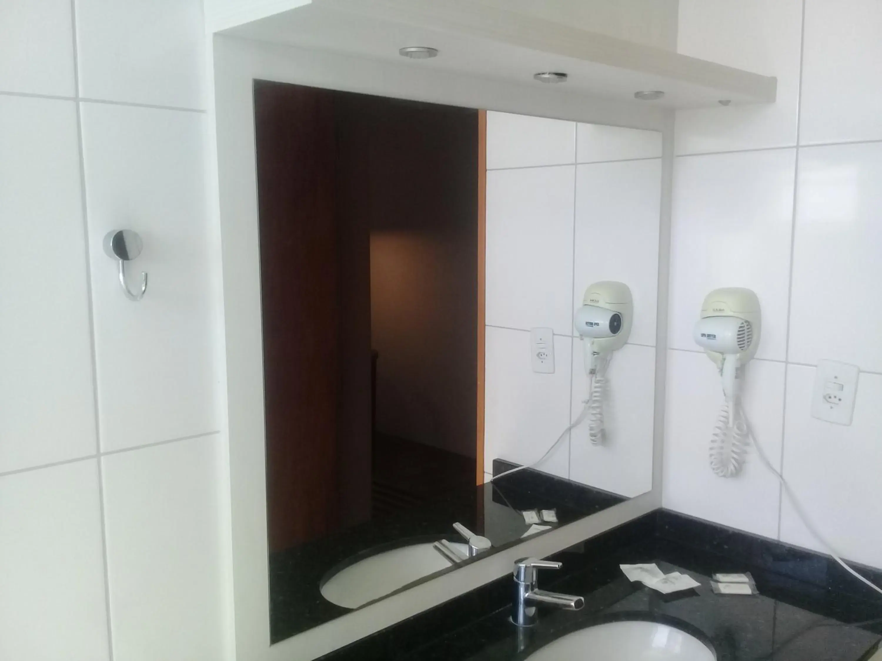 Bathroom in Canoas Parque Hotel