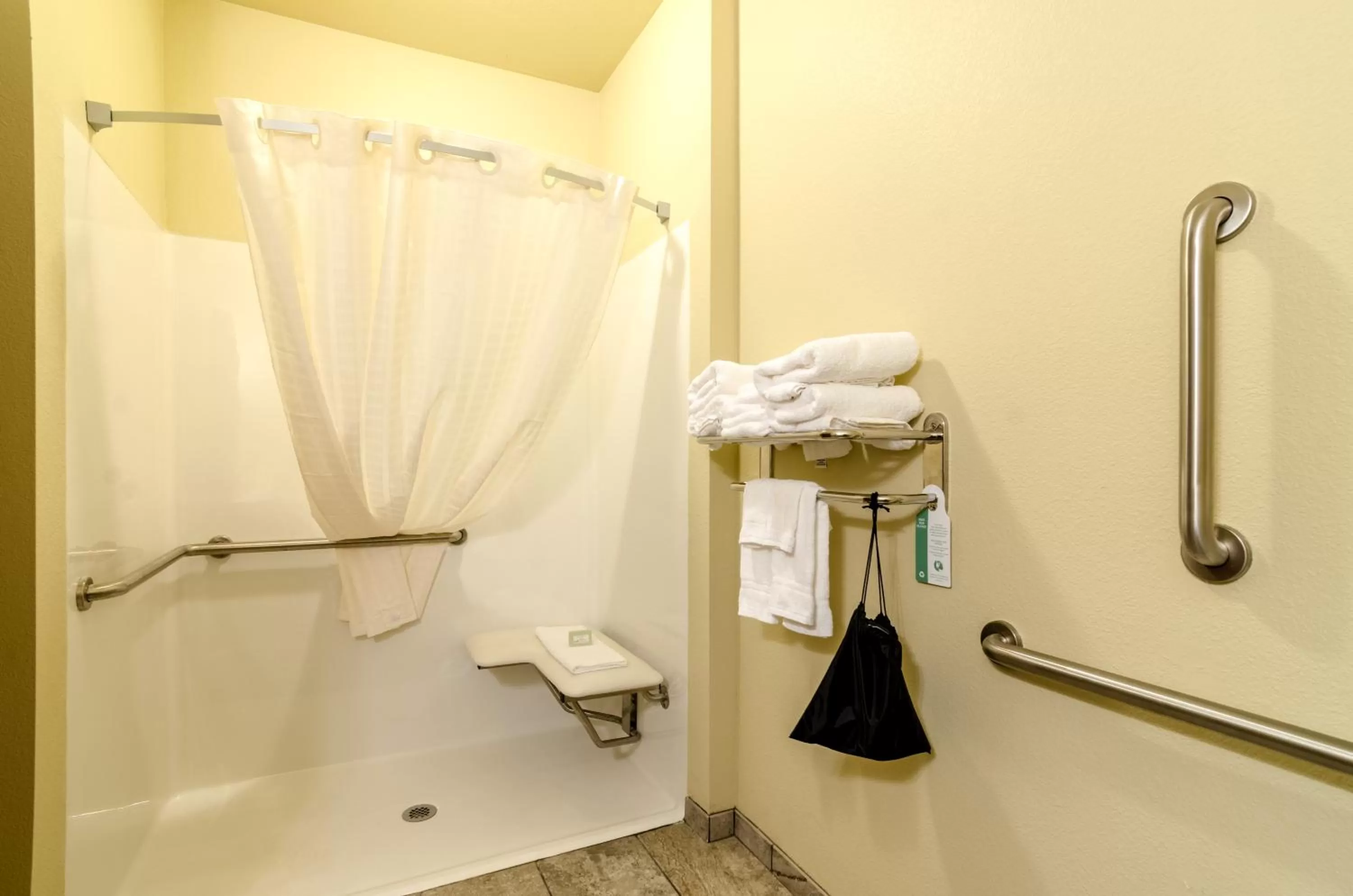 Shower in Cobblestone Hotel & Suites - McCook