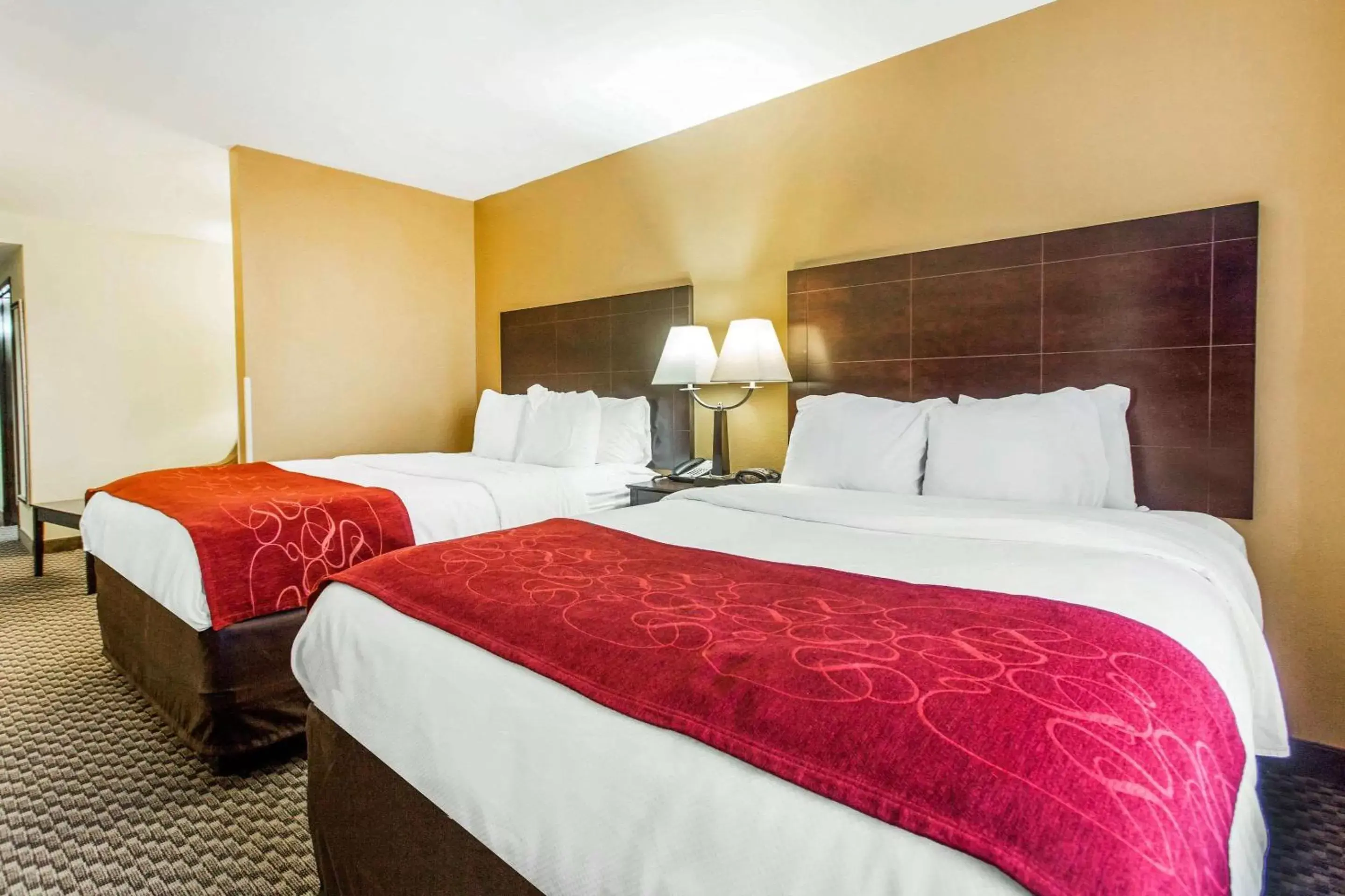 Suite with Two Queen Beds - Accessible/Non-Smoking in Comfort Suites Clinton near Presbyterian College Suite with Two Queen Beds - Accessible/Non-Smoking in Comfort Suites Clinton near Presbyterian College