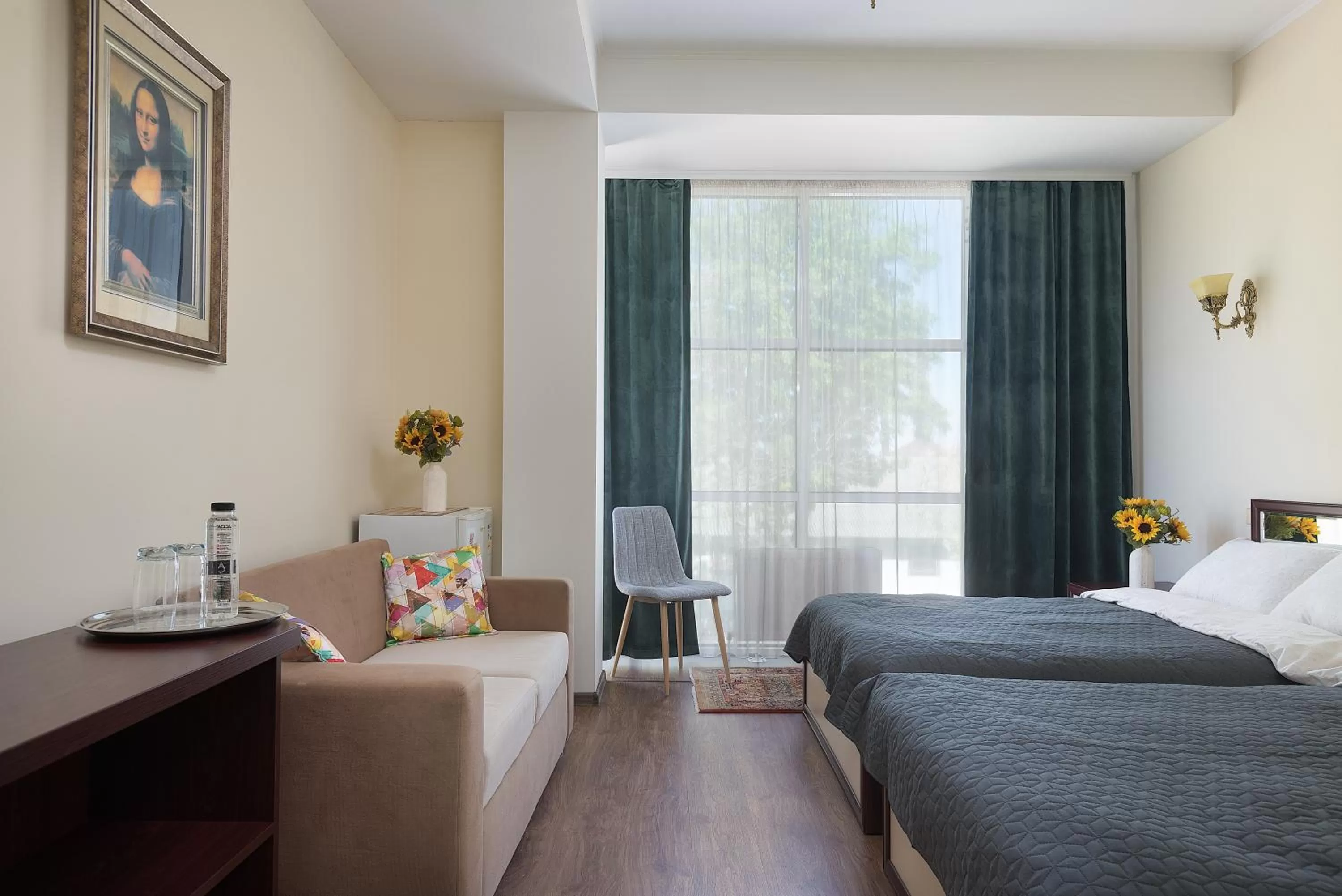 Photo of the whole room in Art Hotel