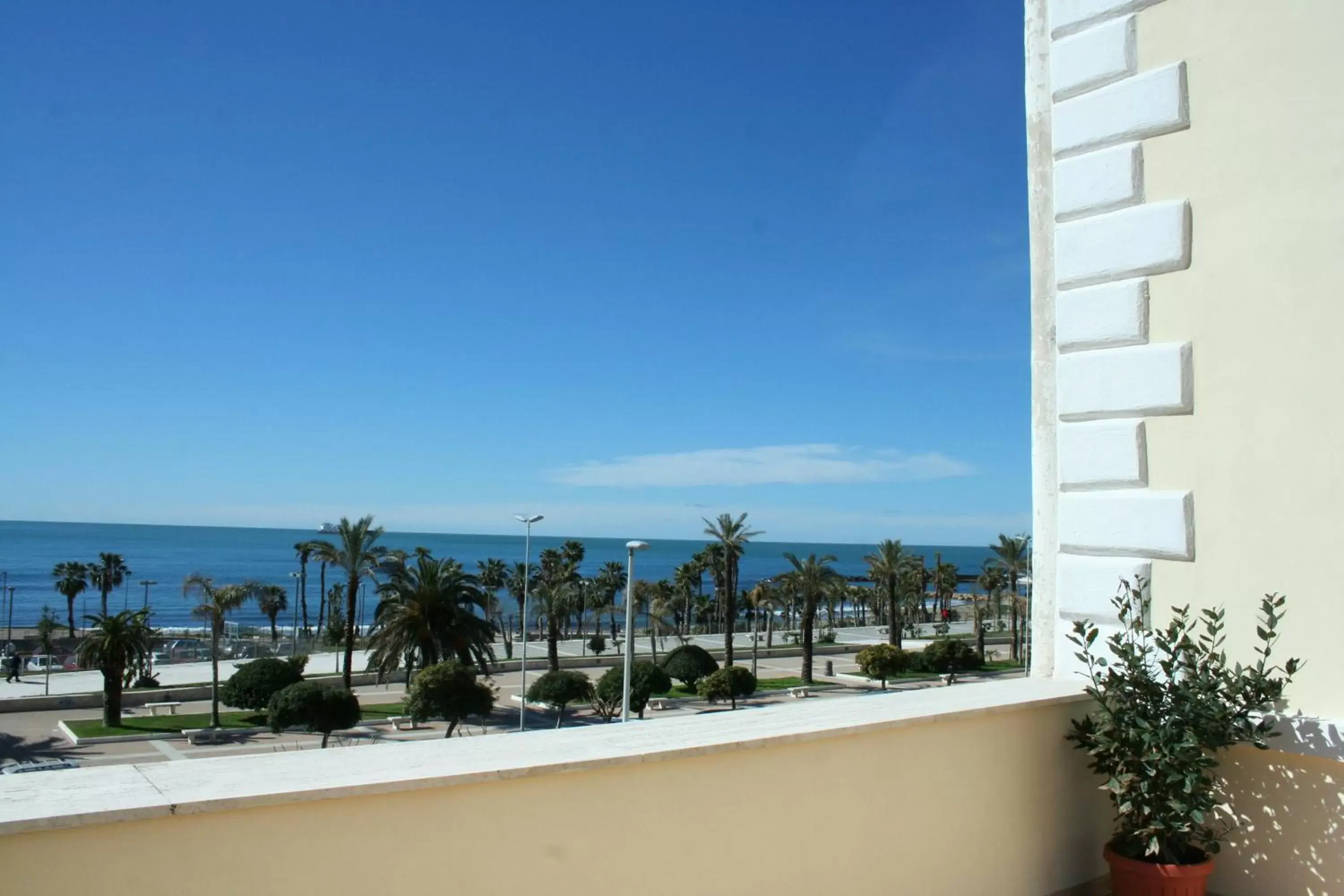 View (from property/room), Sea View in Hotel De La Ville