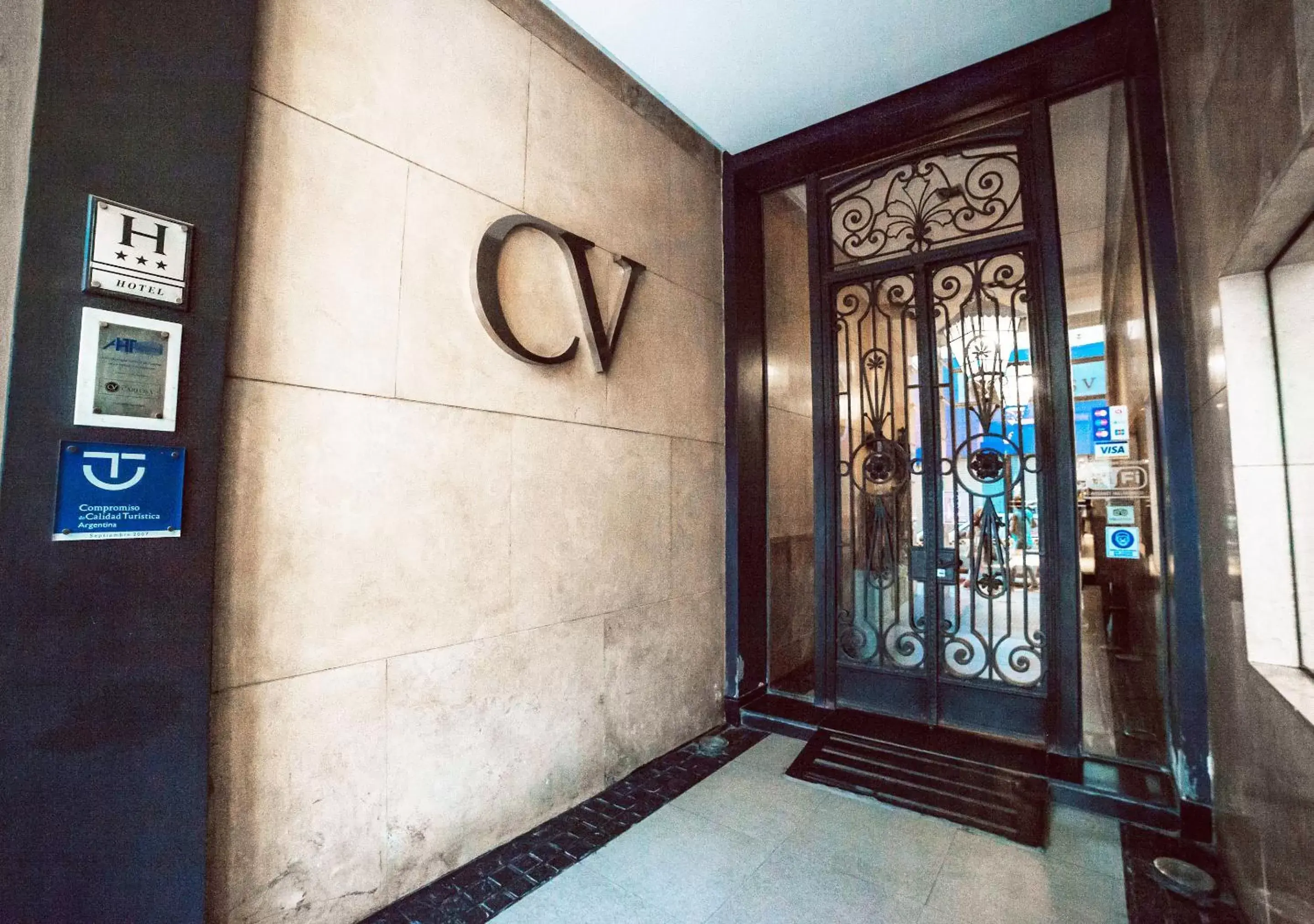 Facade/entrance in Hotel Carlos V