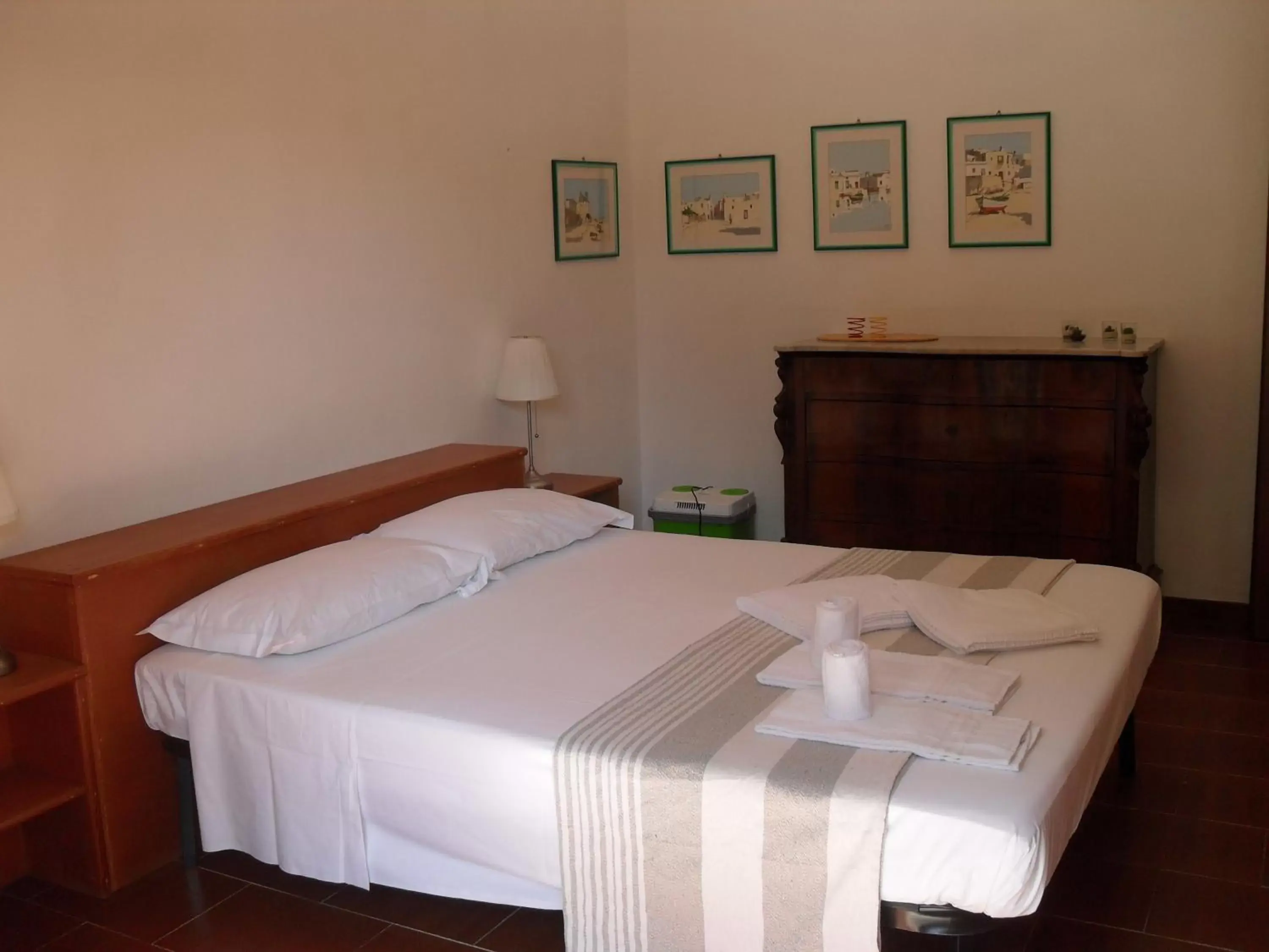Photo of the whole room, Bed in i gù books & rooms