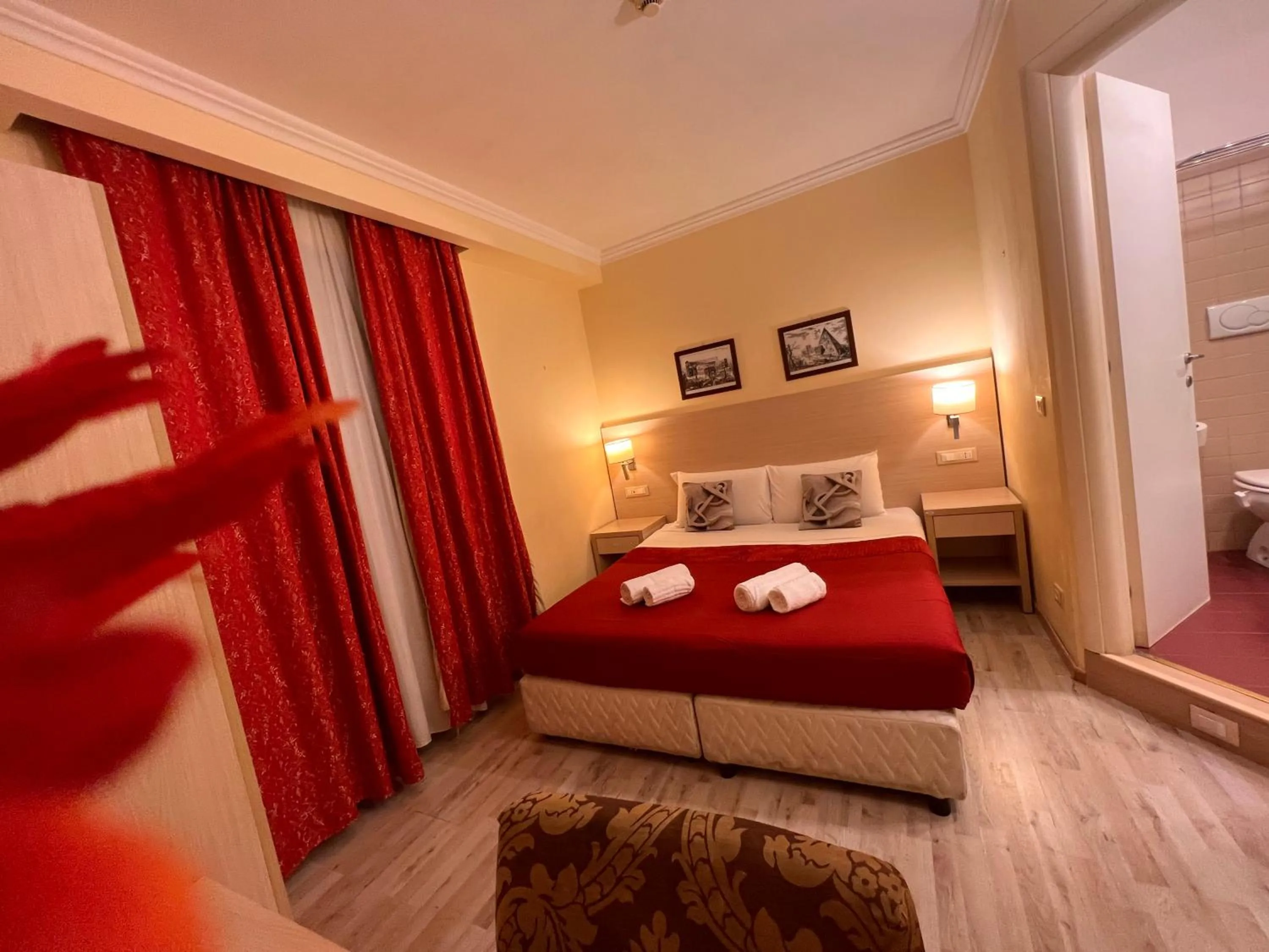 Photo of the whole room, Bed in Booking House Rome