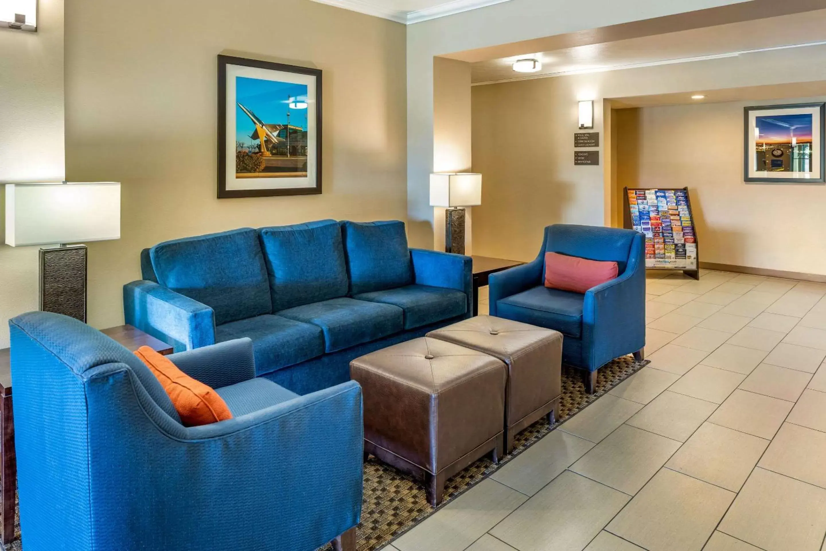 Lobby or reception, Seating Area in Comfort Inn & Suites Lancaster Antelope Valley
