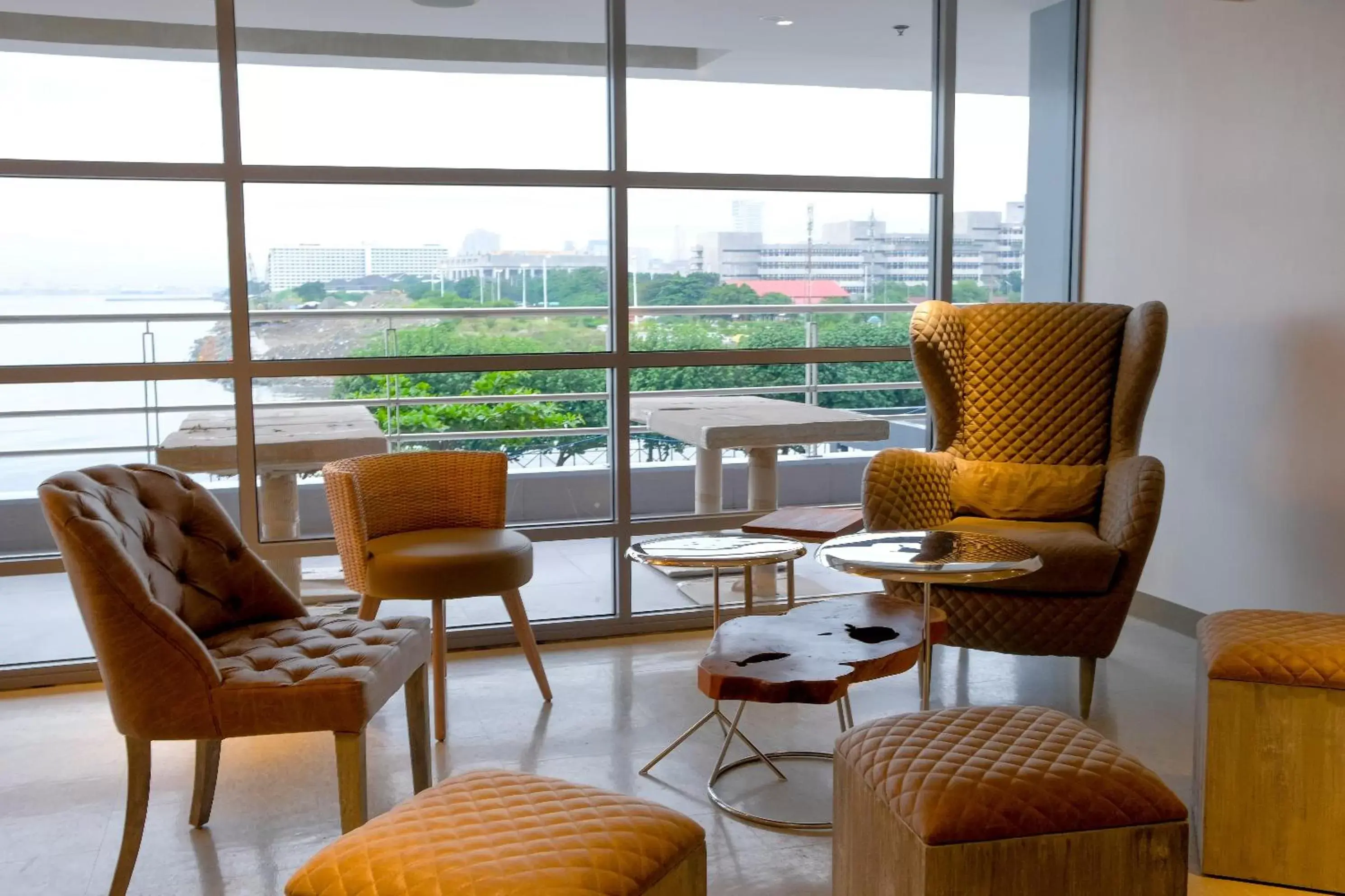 Lobby or reception, Seating Area in TRYP by Wyndham Mall of Asia Manila