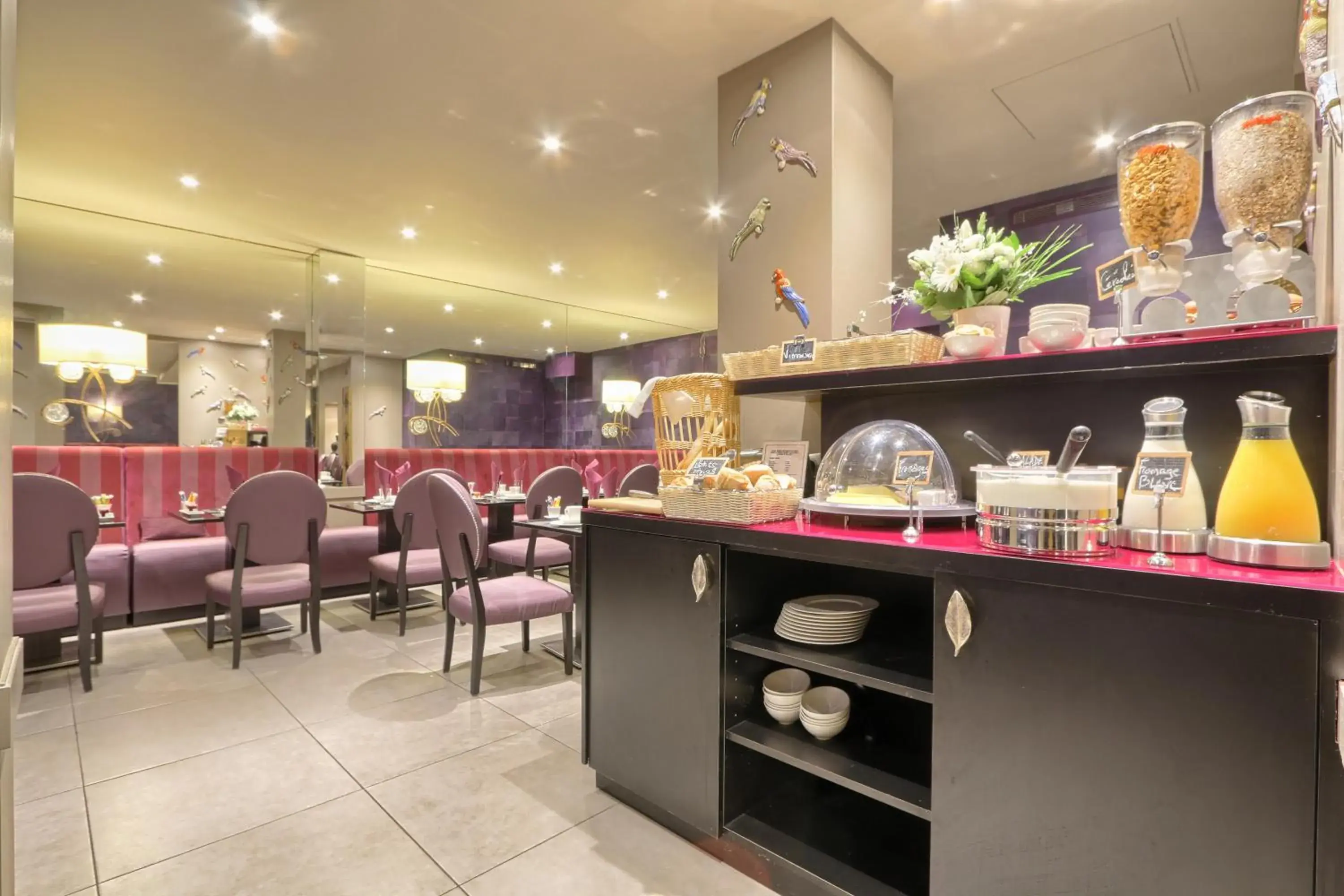 Food in Hôtel Mondial Food in Hôtel Mondial