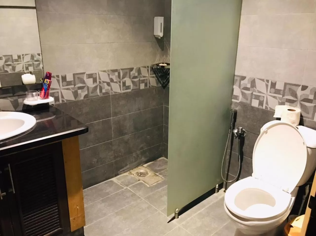 Bathroom in Hamsun Shahrah-e-Faisal