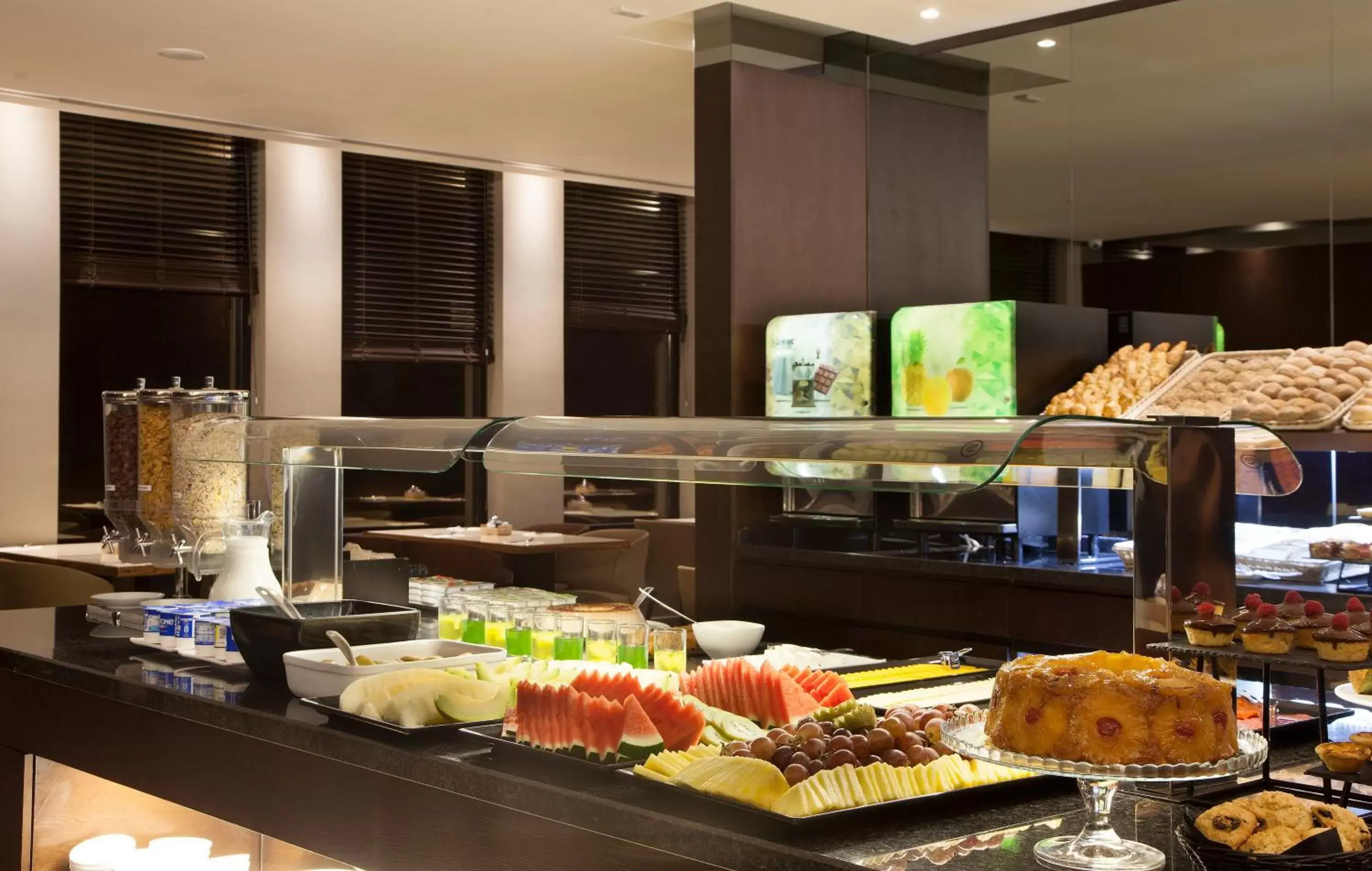 Restaurant/places to eat, Food in TURIM Marques Hotel