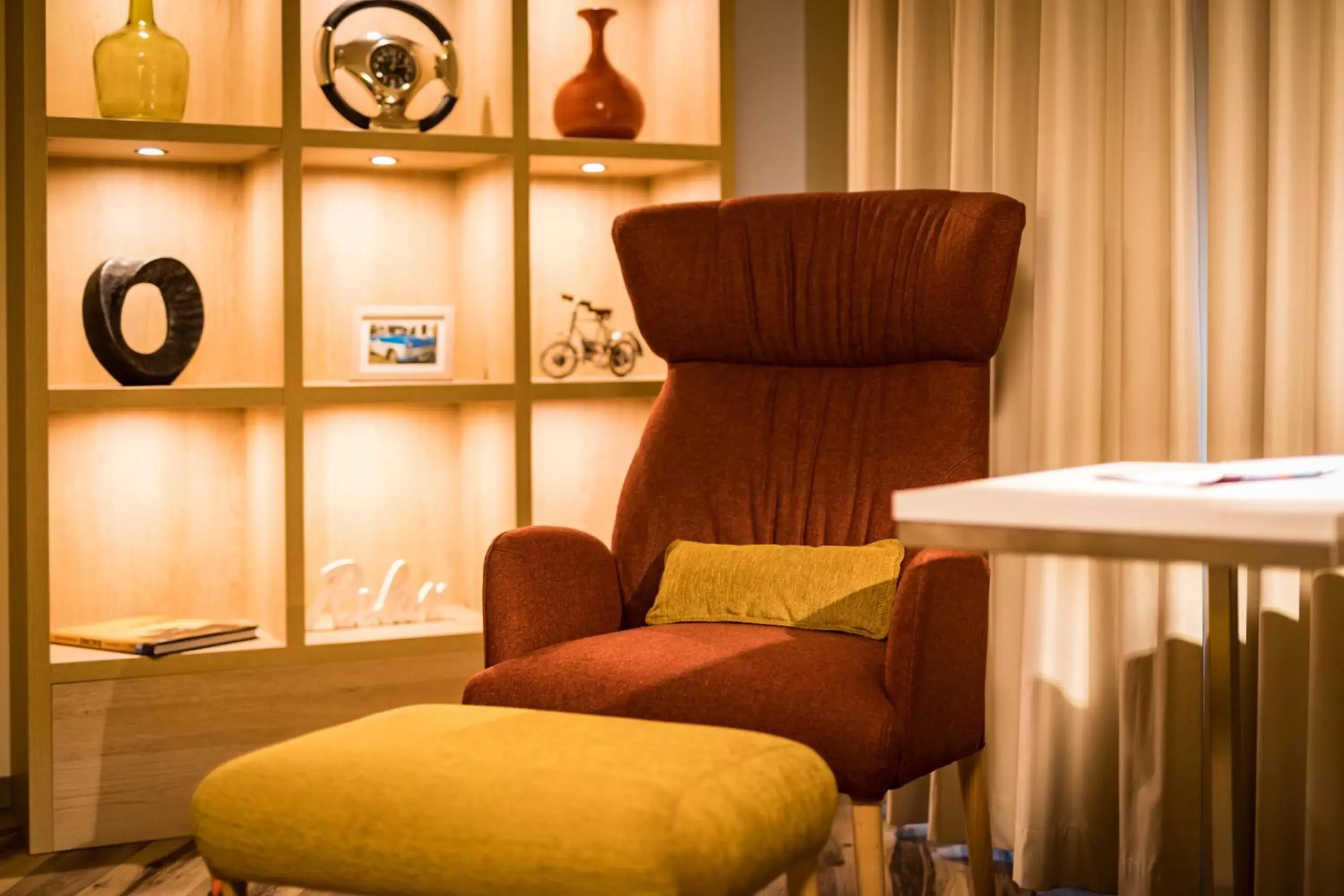 Living room, Seating Area in First Inn Hotel Zwickau