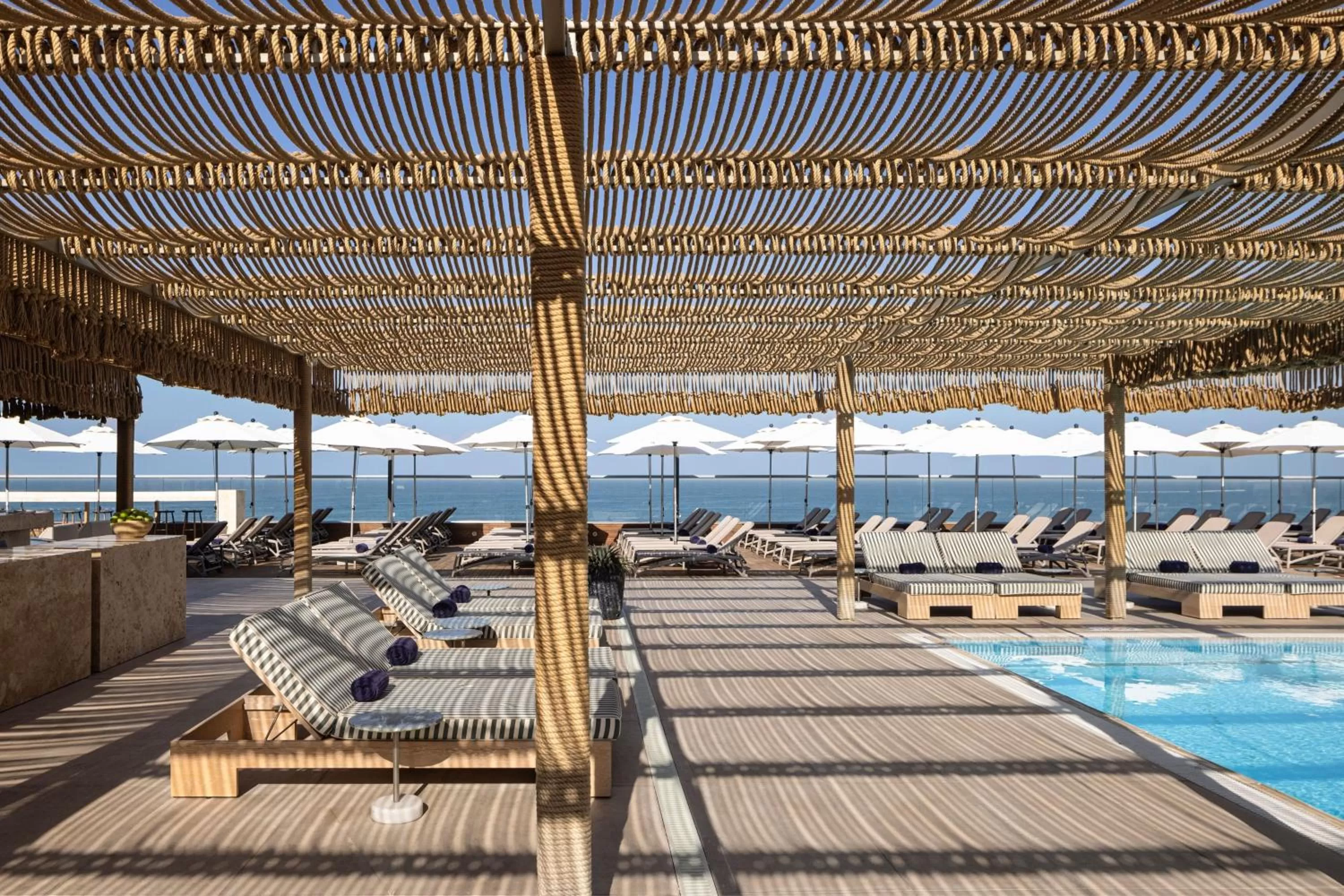 Swimming pool in Sheraton Grand Tel Aviv
