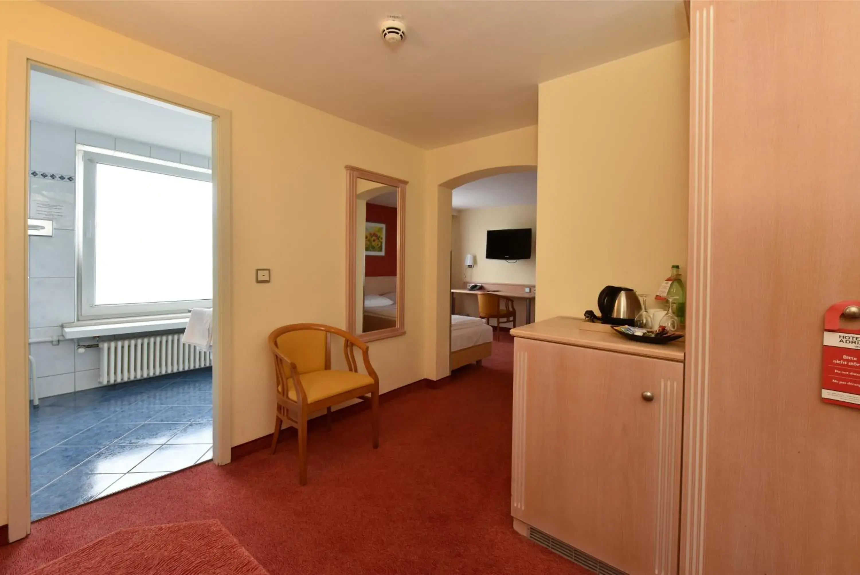 Photo of the whole room, TV/Entertainment Center in Hotel ADRIA München