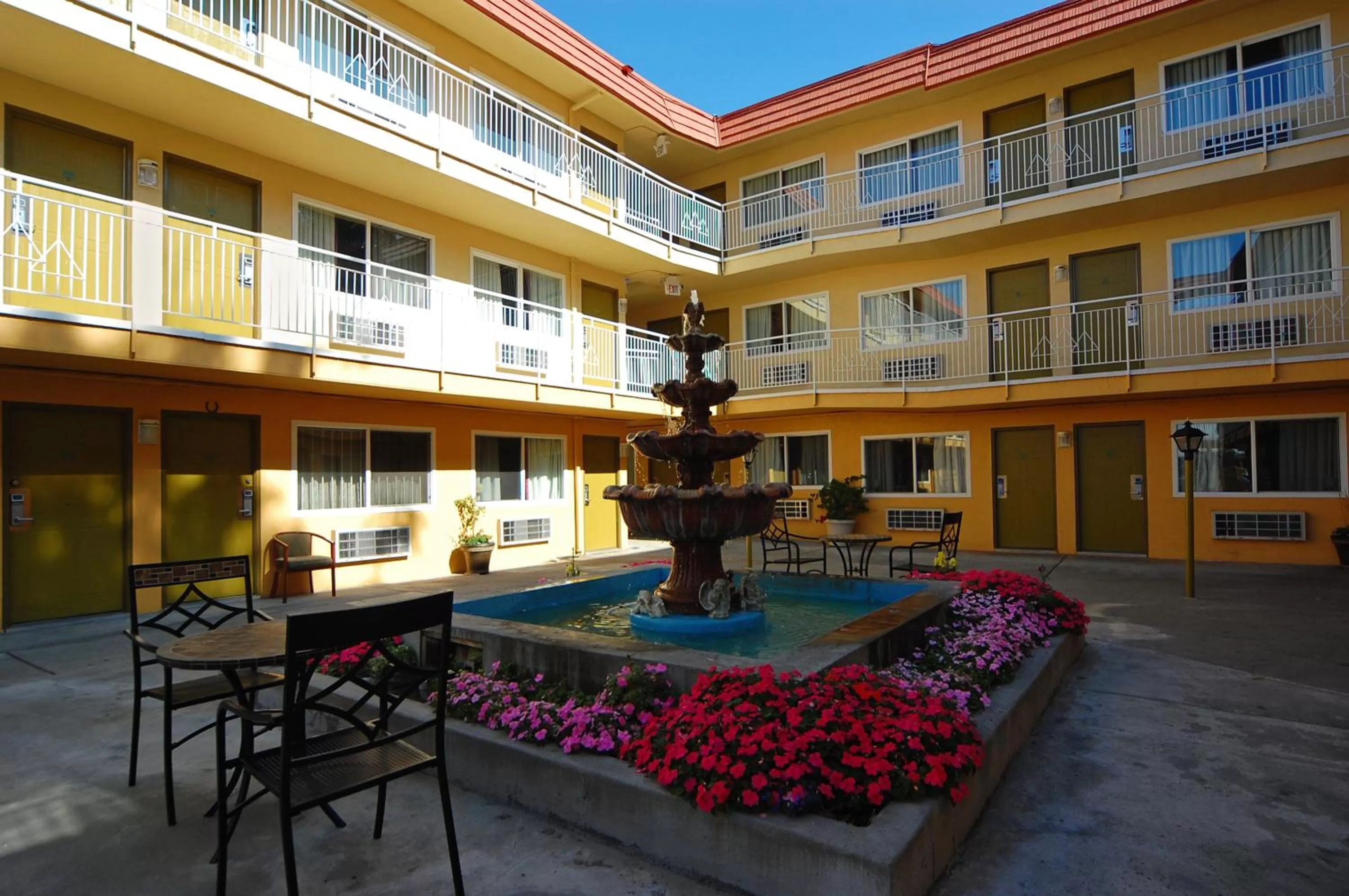 Facade/entrance in Imperial Inn Oakland