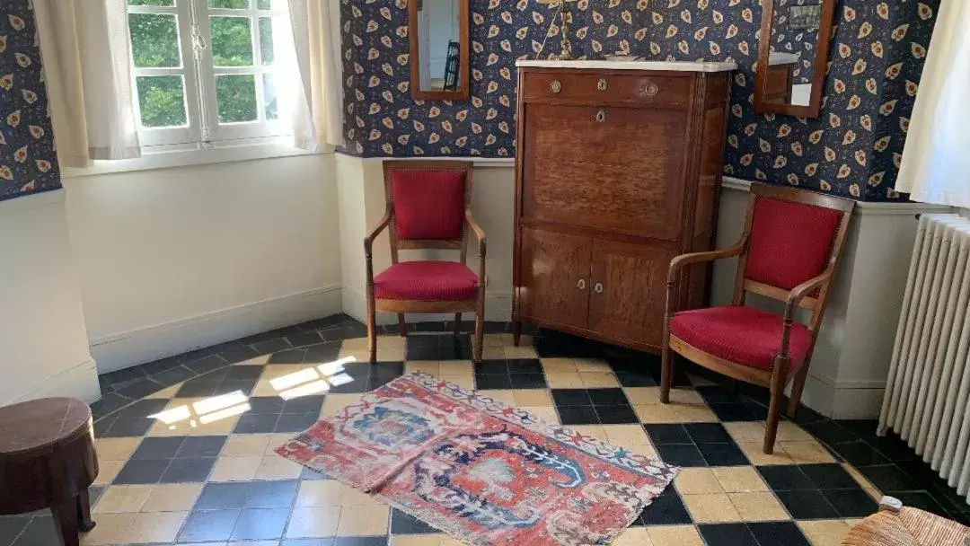 Seating Area in Chambres d'Hôtes Manoir de Beaumarchais