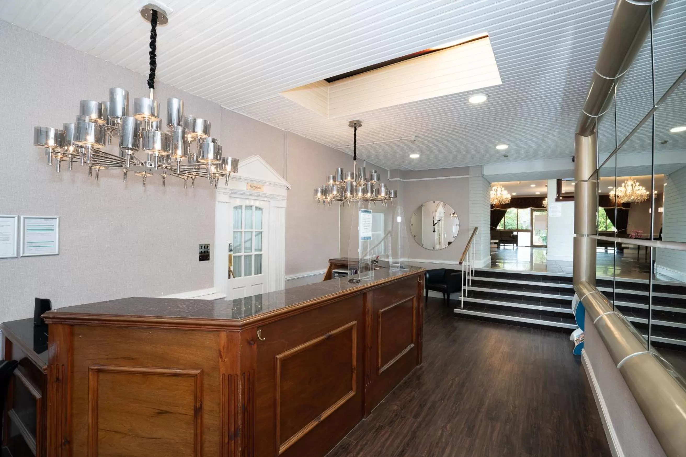 Lobby or reception in The Jephson Hotel; BW Signature Collection