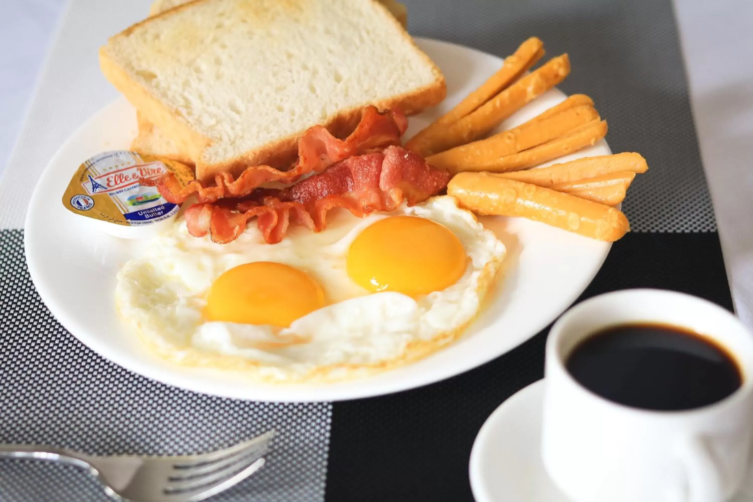 American breakfast, Food in Relax Hotel
