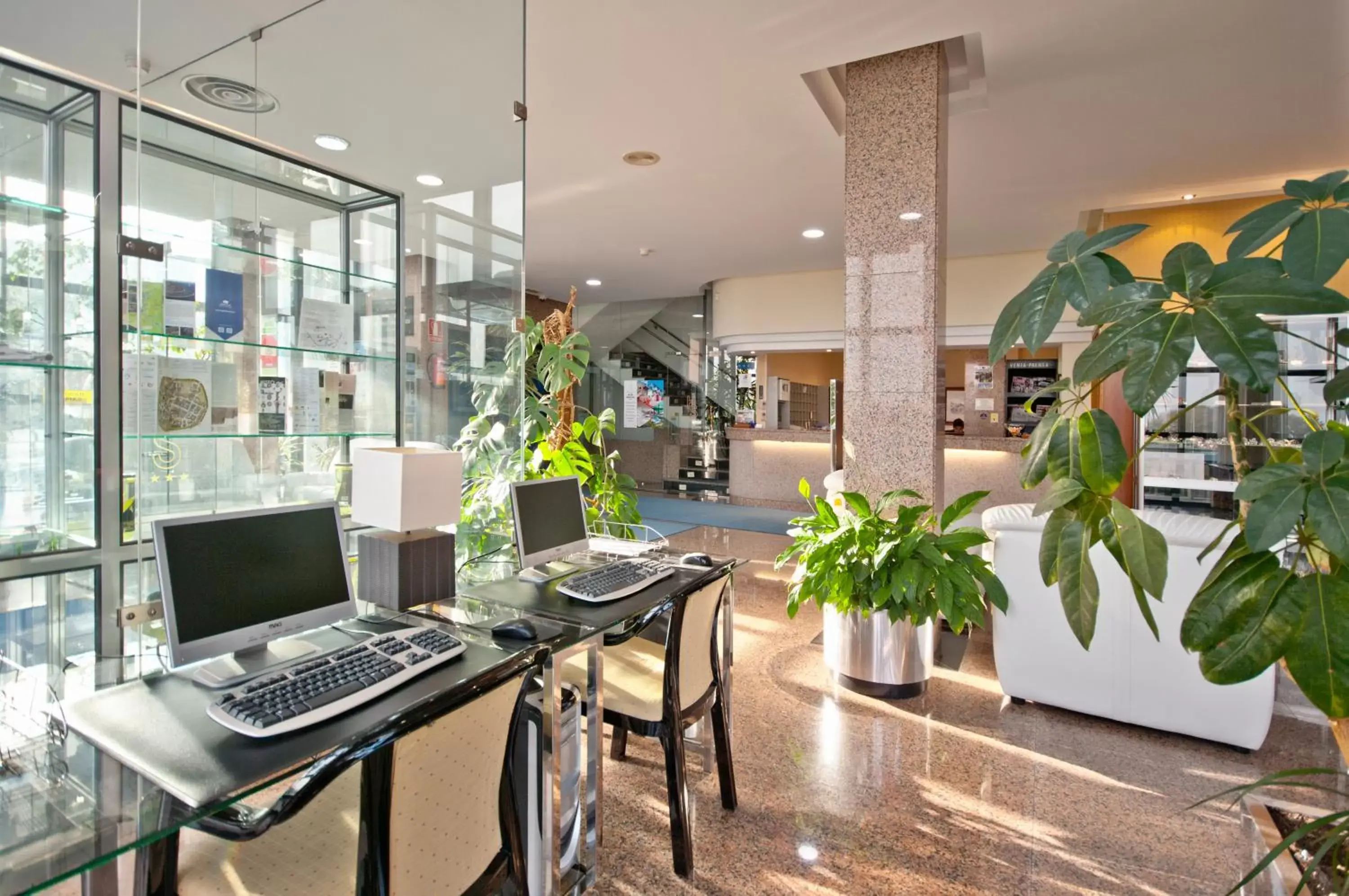 Lobby or reception in Hotel Auditorio Santiago & Spa