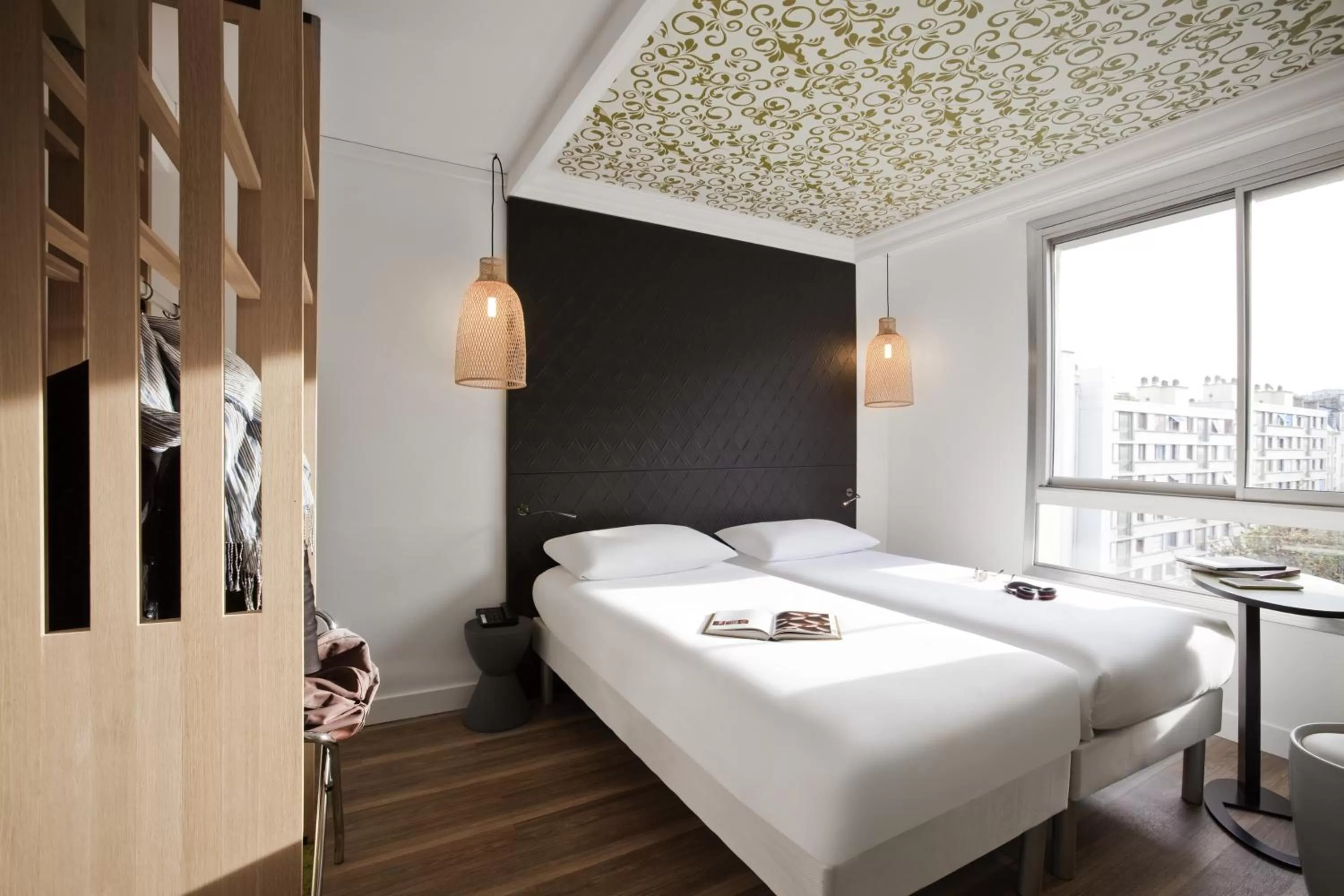 Bed in ibis Styles Paris Buttes Chaumont