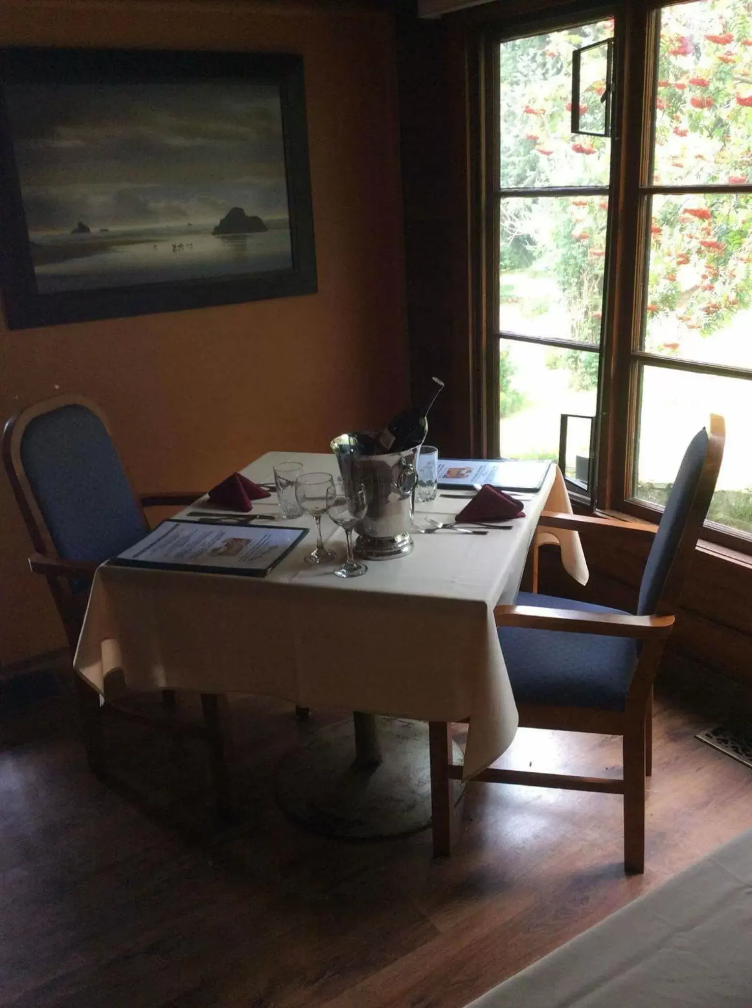 Dining area in Chalet Inn