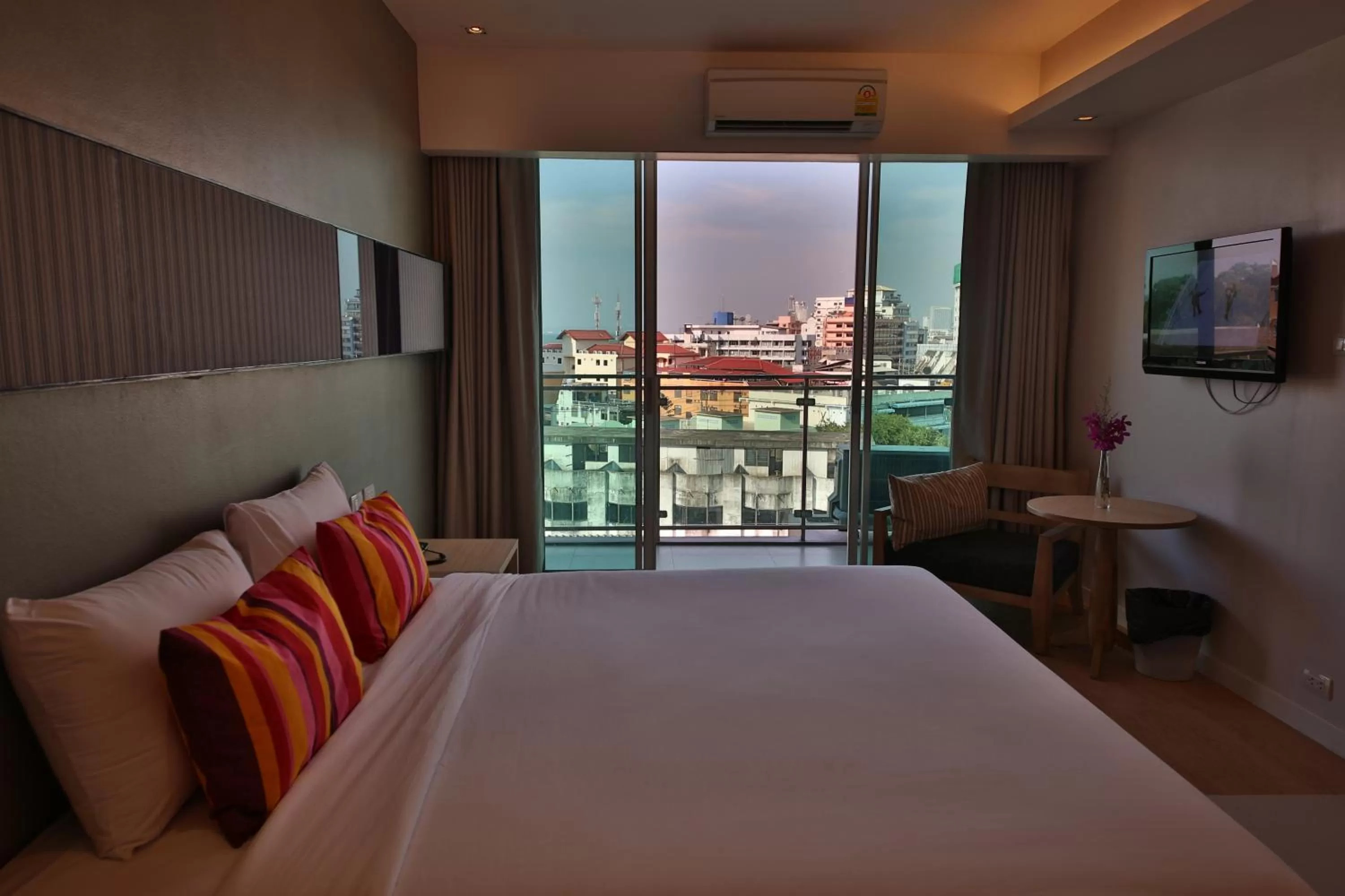 View (from property/room), Bed in The Sun Xclusive