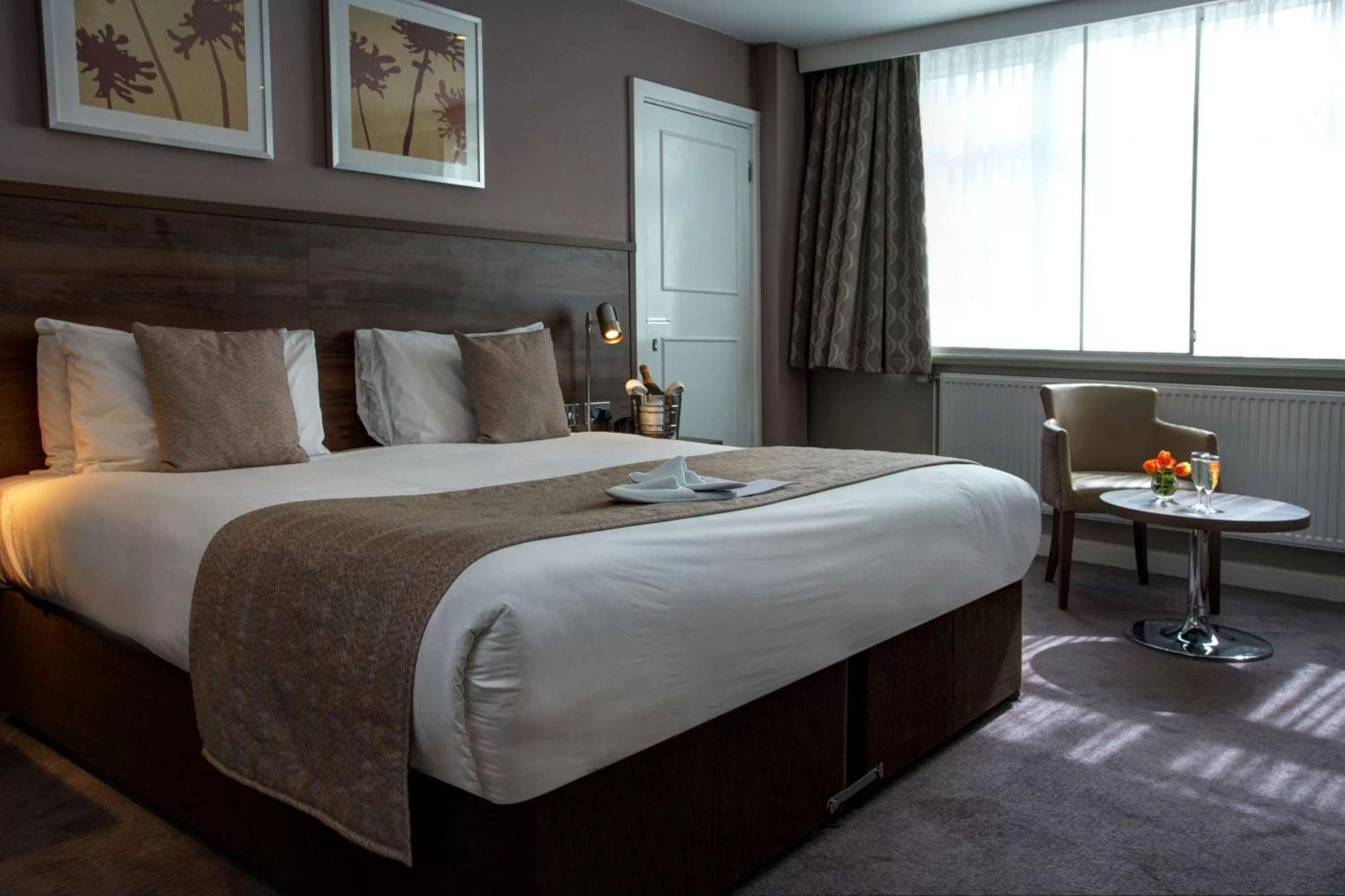 Photo of the whole room, Bed in Best Western Ship Hotel