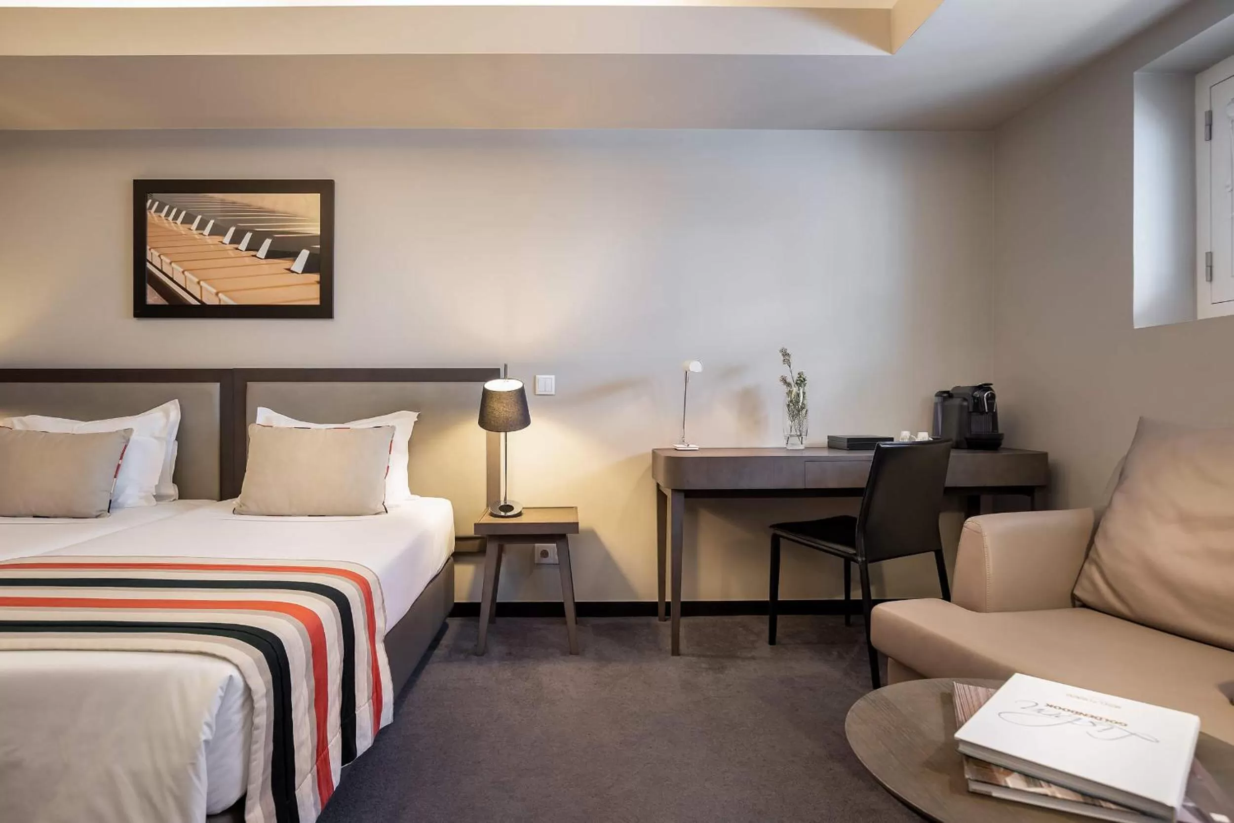 Coffee/tea facilities, Bed in Hotel do Chiado