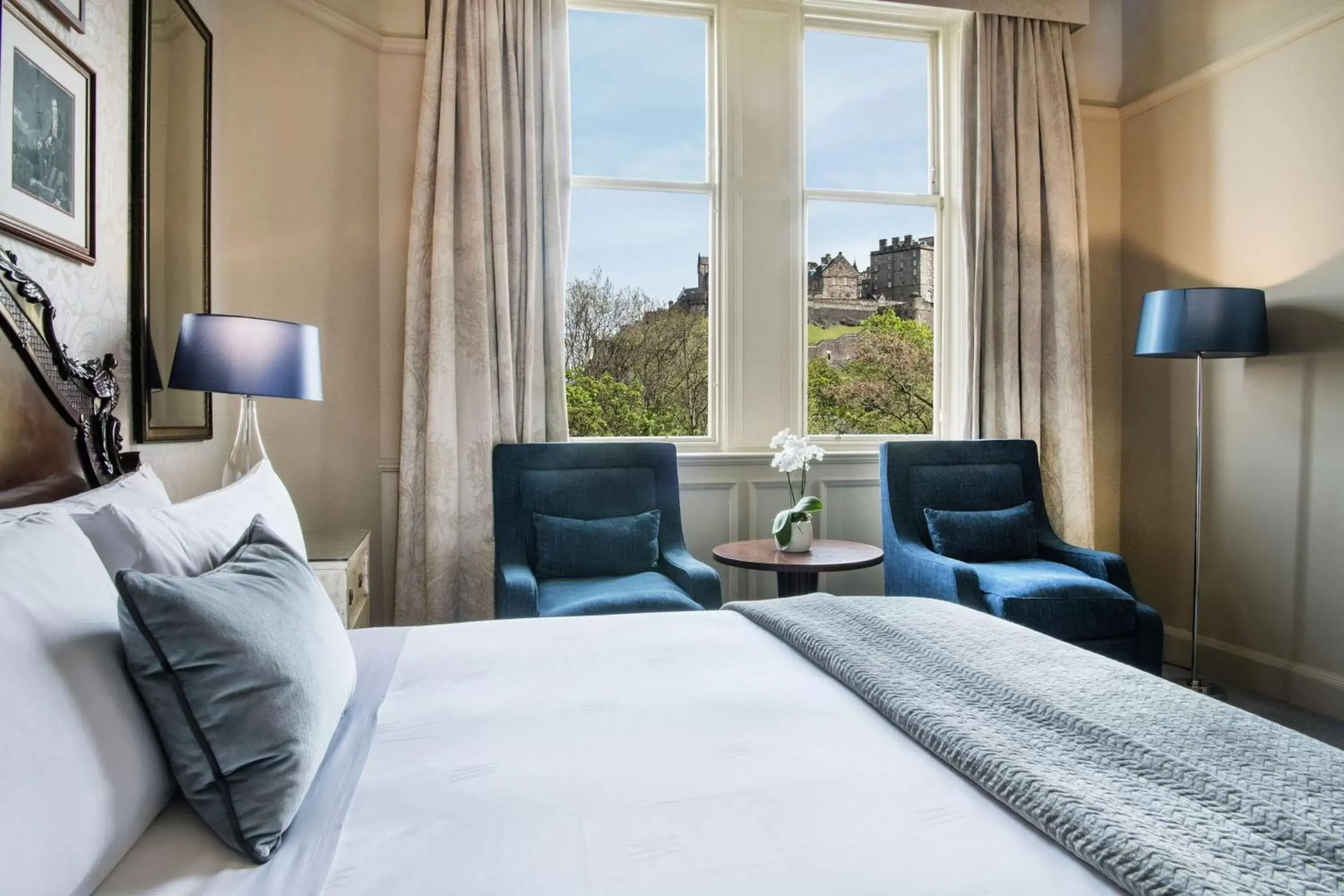 View (from property/room), Bed in Waldorf Astoria Edinburgh - The Caledonian