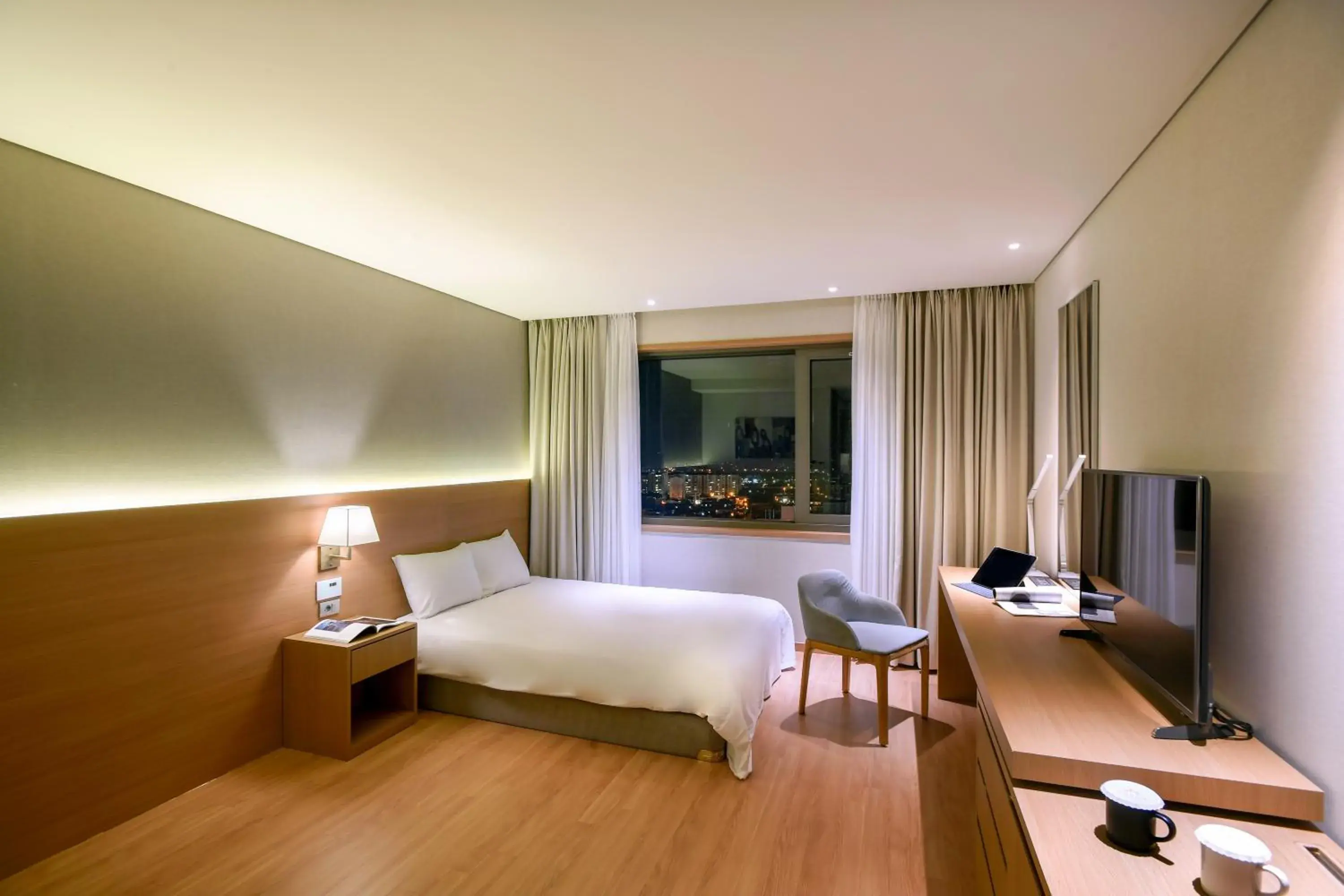 Photo of the whole room in Astar Hotel Jeju