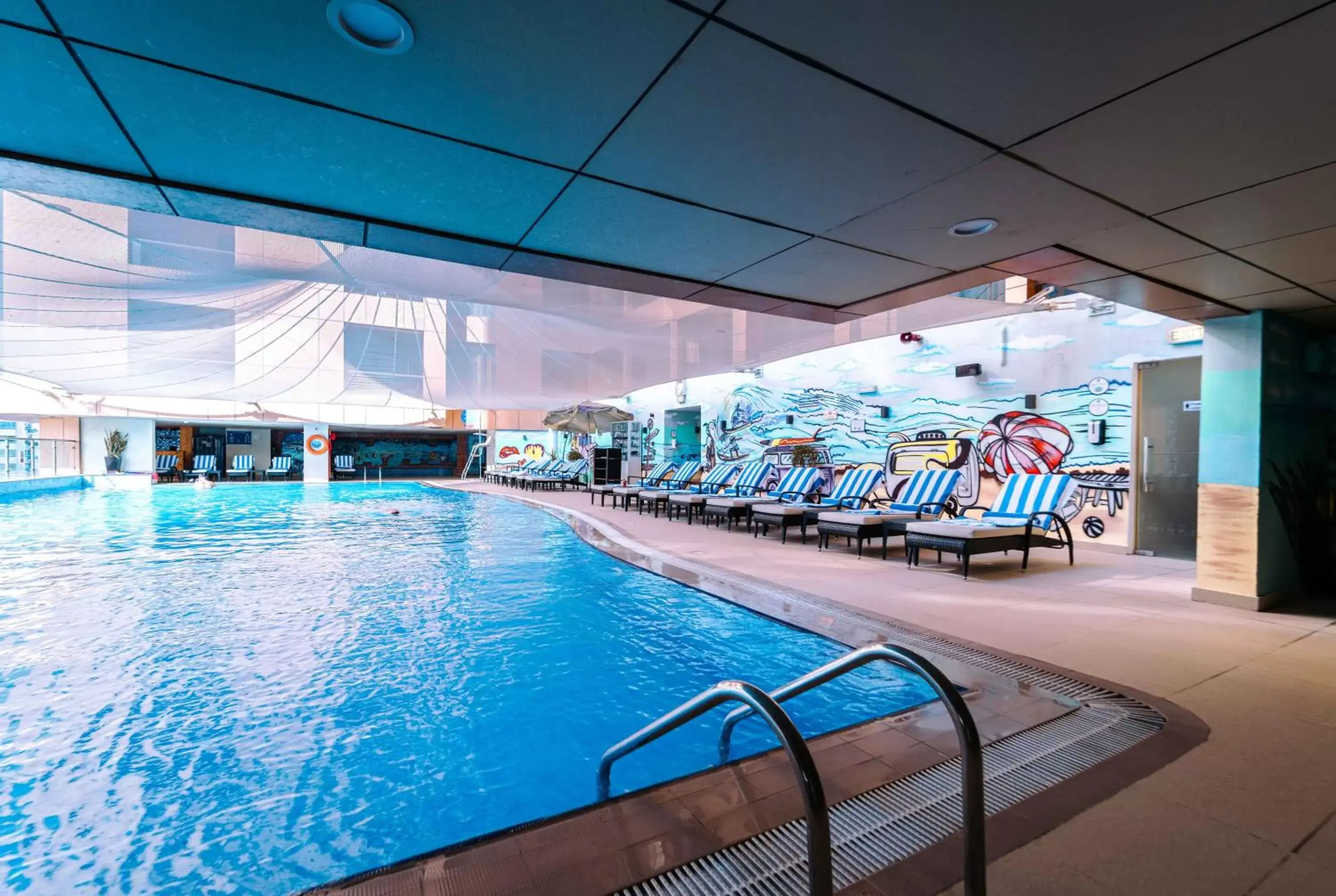 Swimming Pool in Mercure Dubai Barsha Heights Hotel Suites