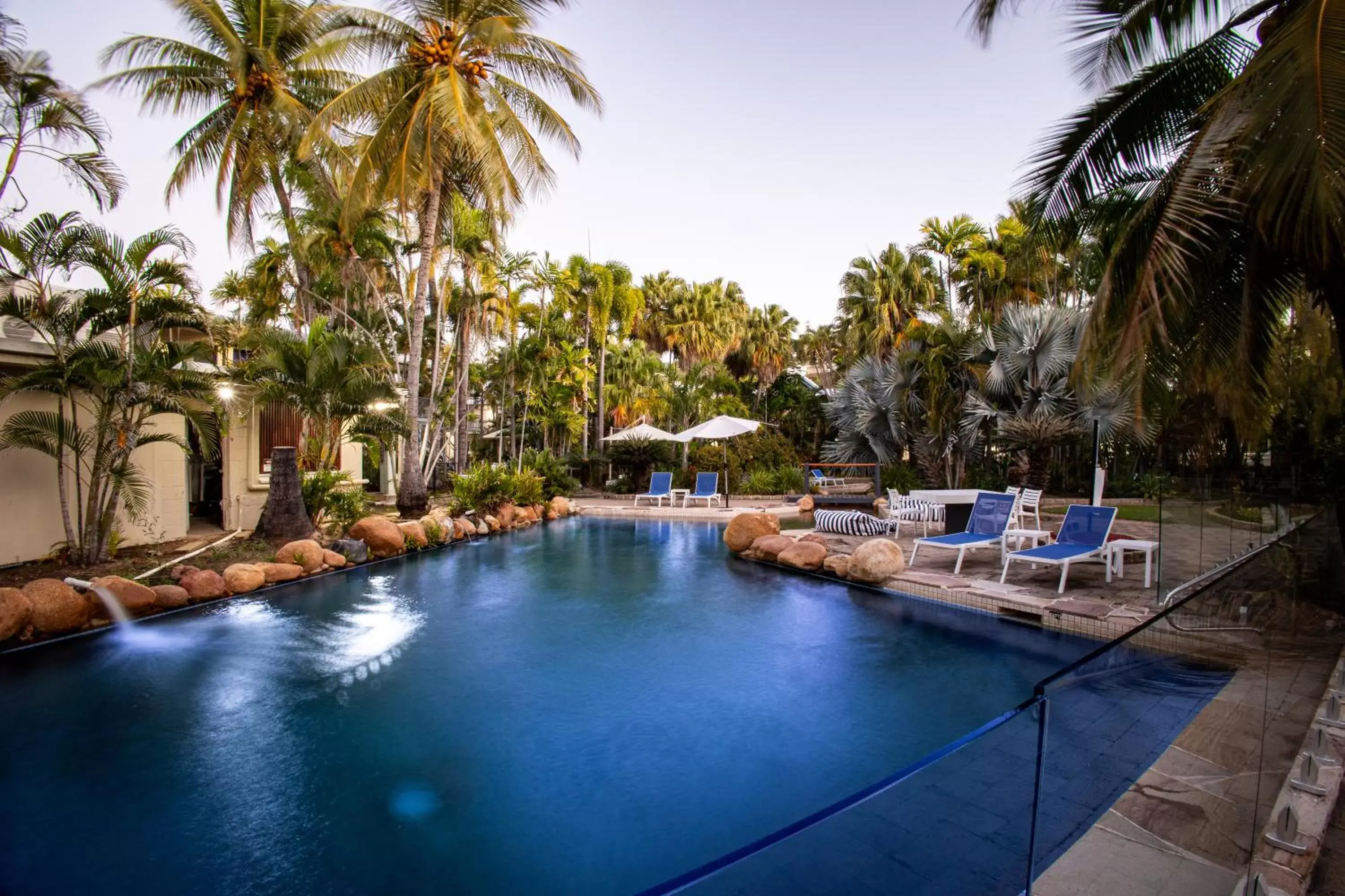 Swimming Pool in Seagulls