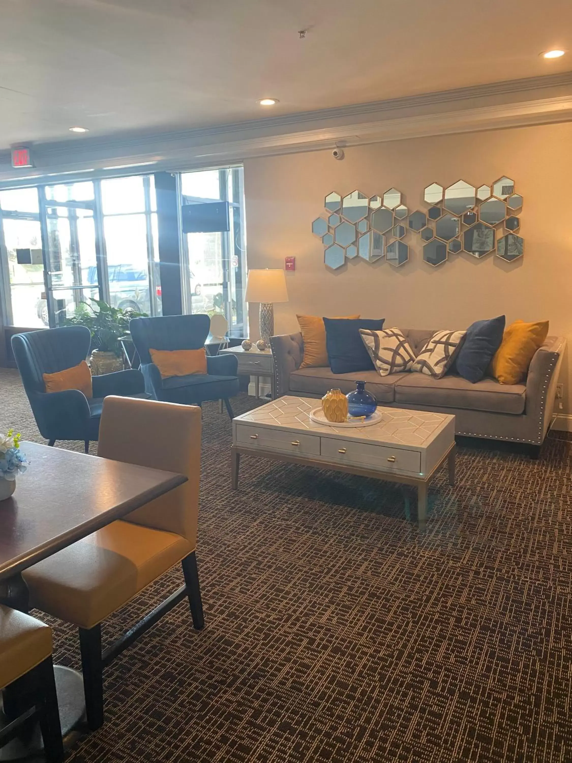 Seating Area in Fairview Inn - Greensboro Airport