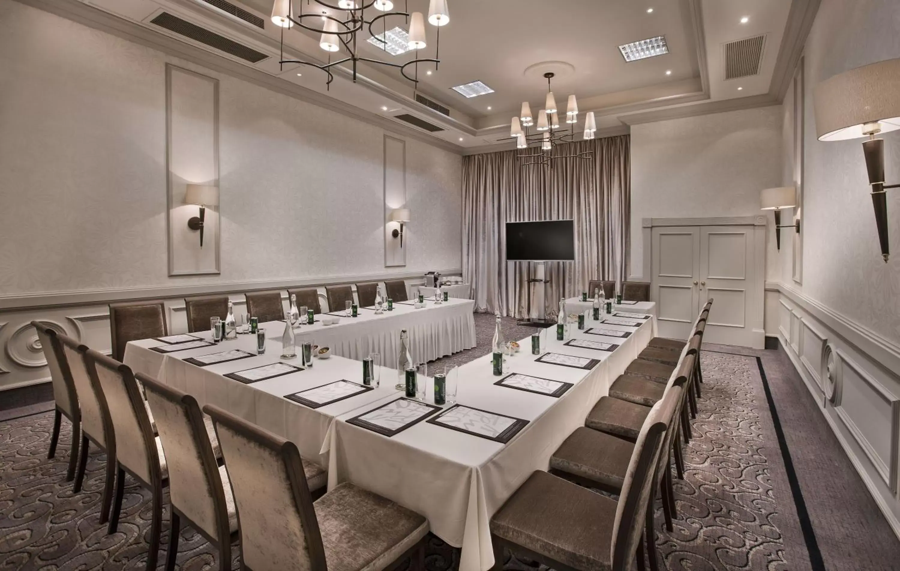 Coffee/tea facilities in Labourdonnais Waterfront Hotel