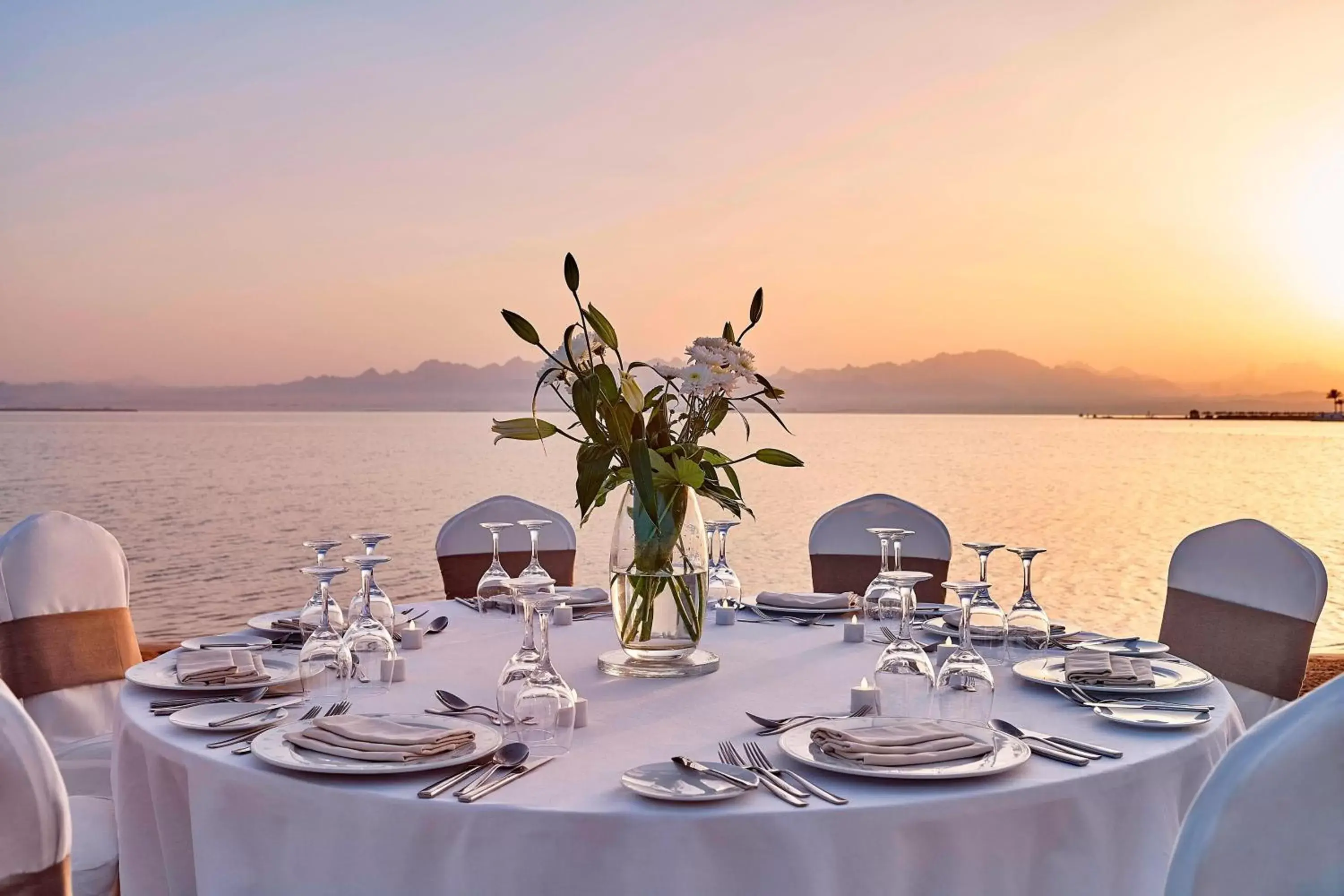 Banquet/Function facilities, Restaurant/Places to Eat in Sheraton Soma Bay Resort