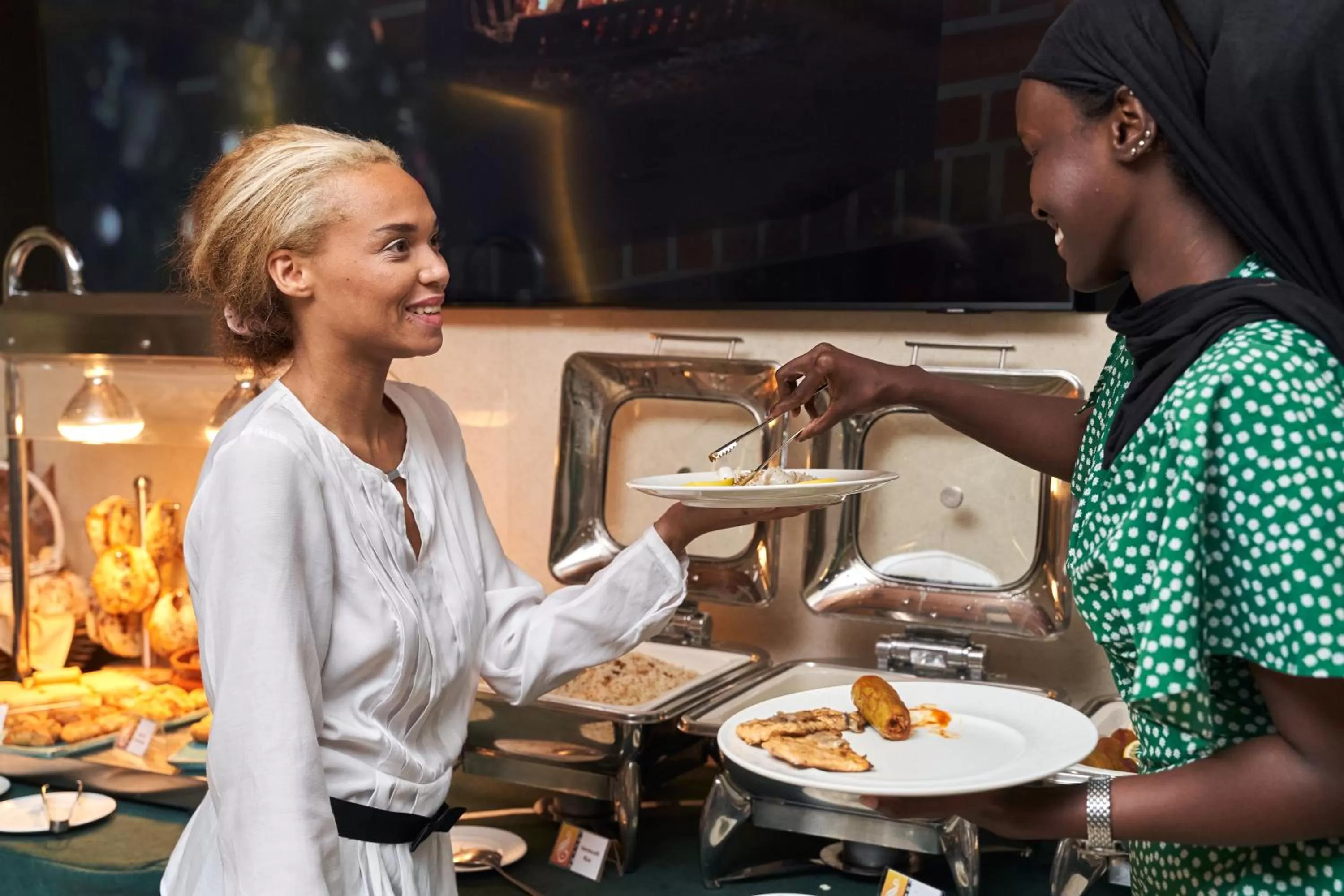 Restaurant/places to eat in Carlton Downtown Hotel