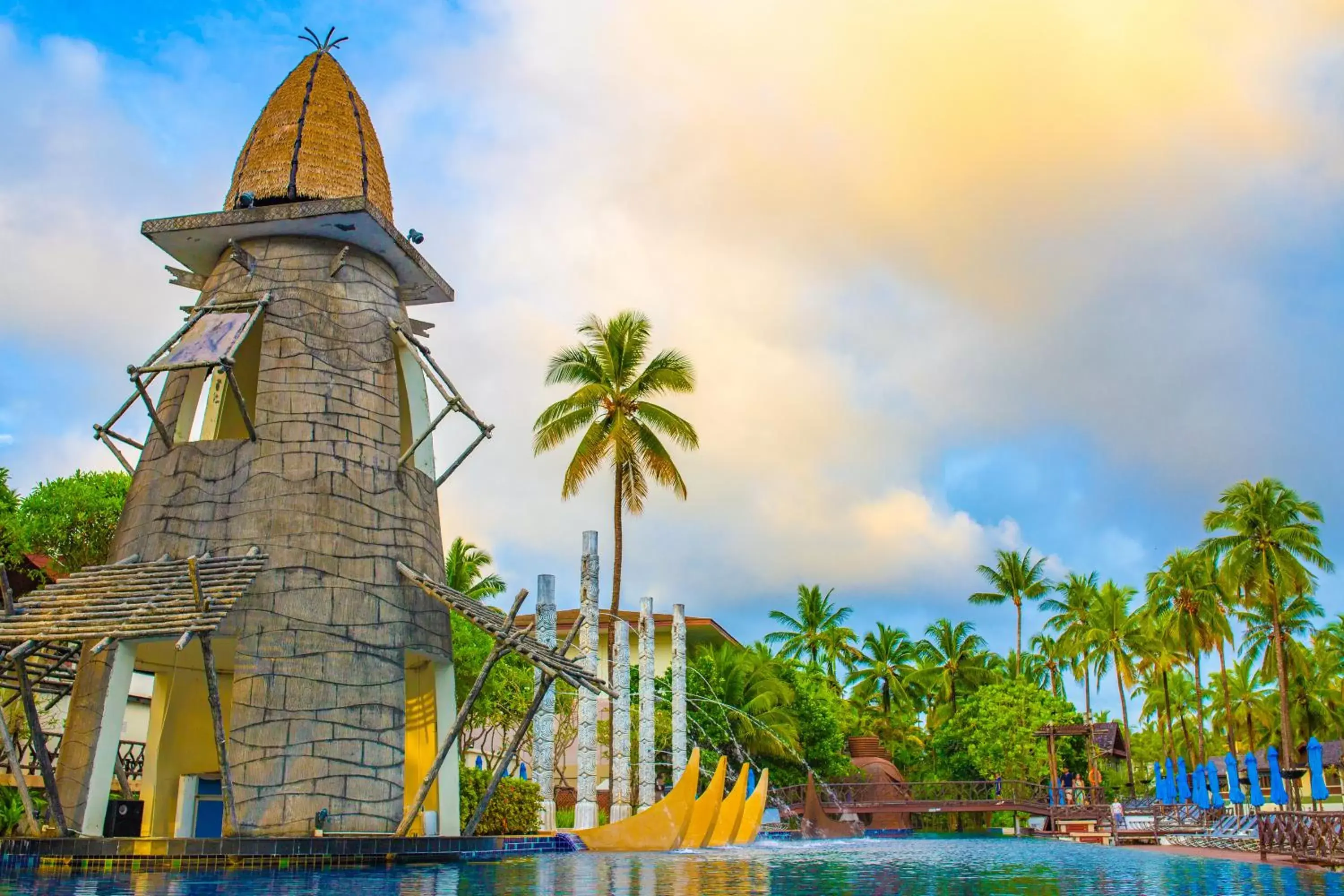Pool view in Graceland Khaolak Beachfront Resort Pool view in Graceland Khaolak Beachfront Resort