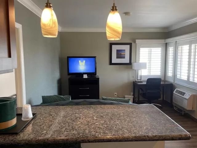 Hi View Inn & Suites