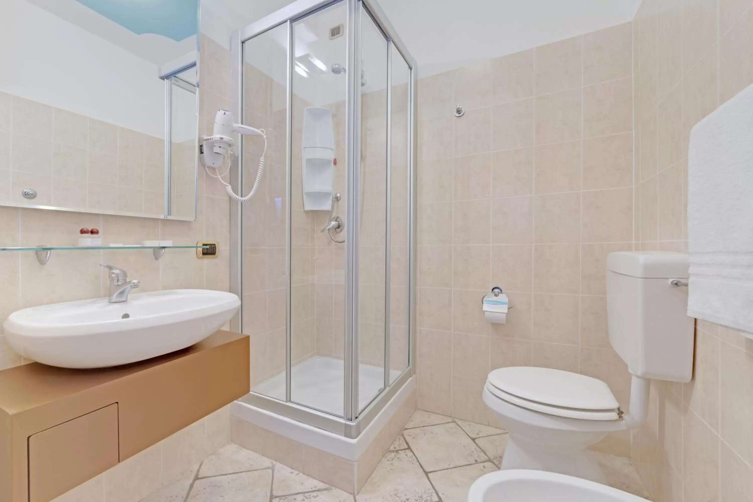 Shower, Bathroom in Hotel Grotto Bagat