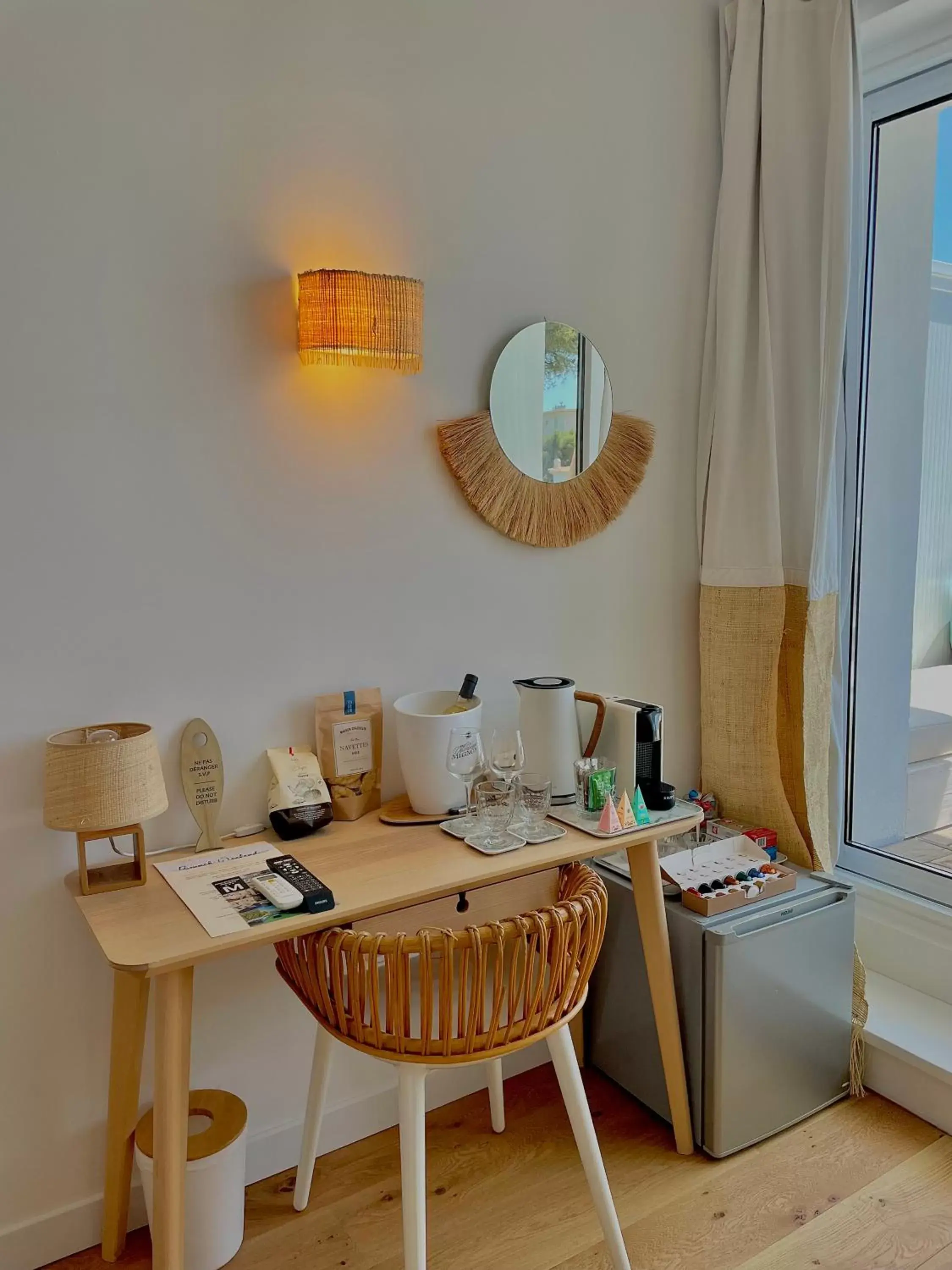 Dining Area in Hotel de La Plage - Mahogany