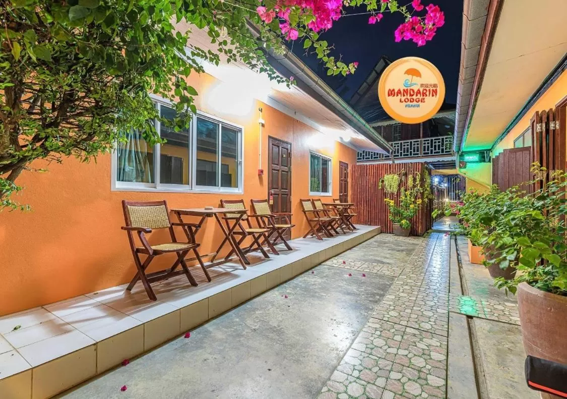 Patio in MANDARIN LODGE by victor