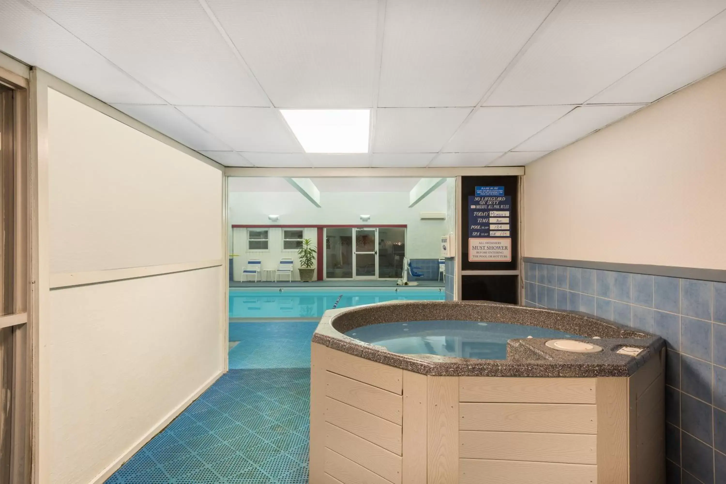 Swimming Pool in Ramada Plaza by Wyndham Portland