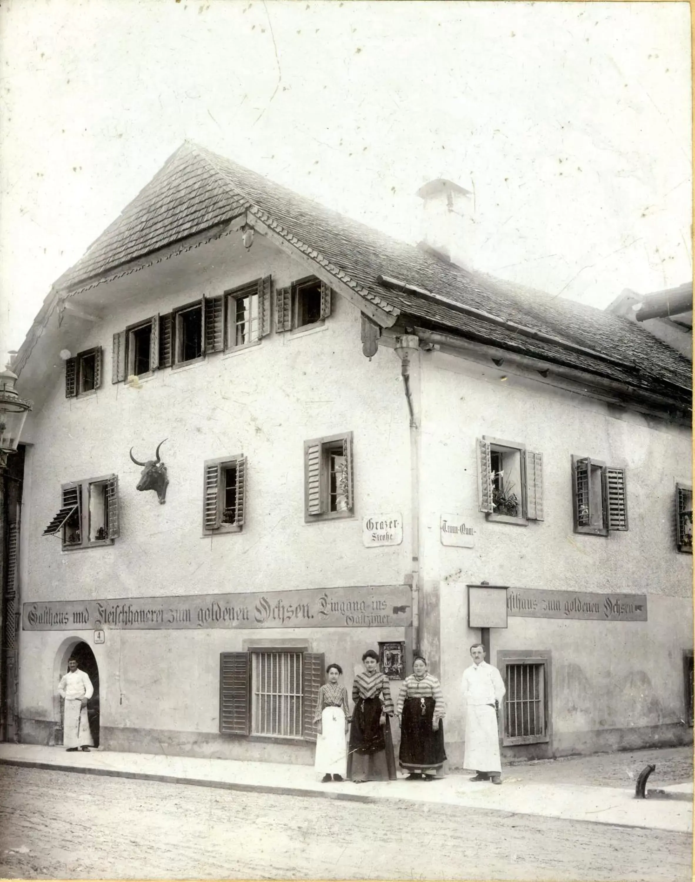 Property building, Winter in Hotel Goldener Ochs