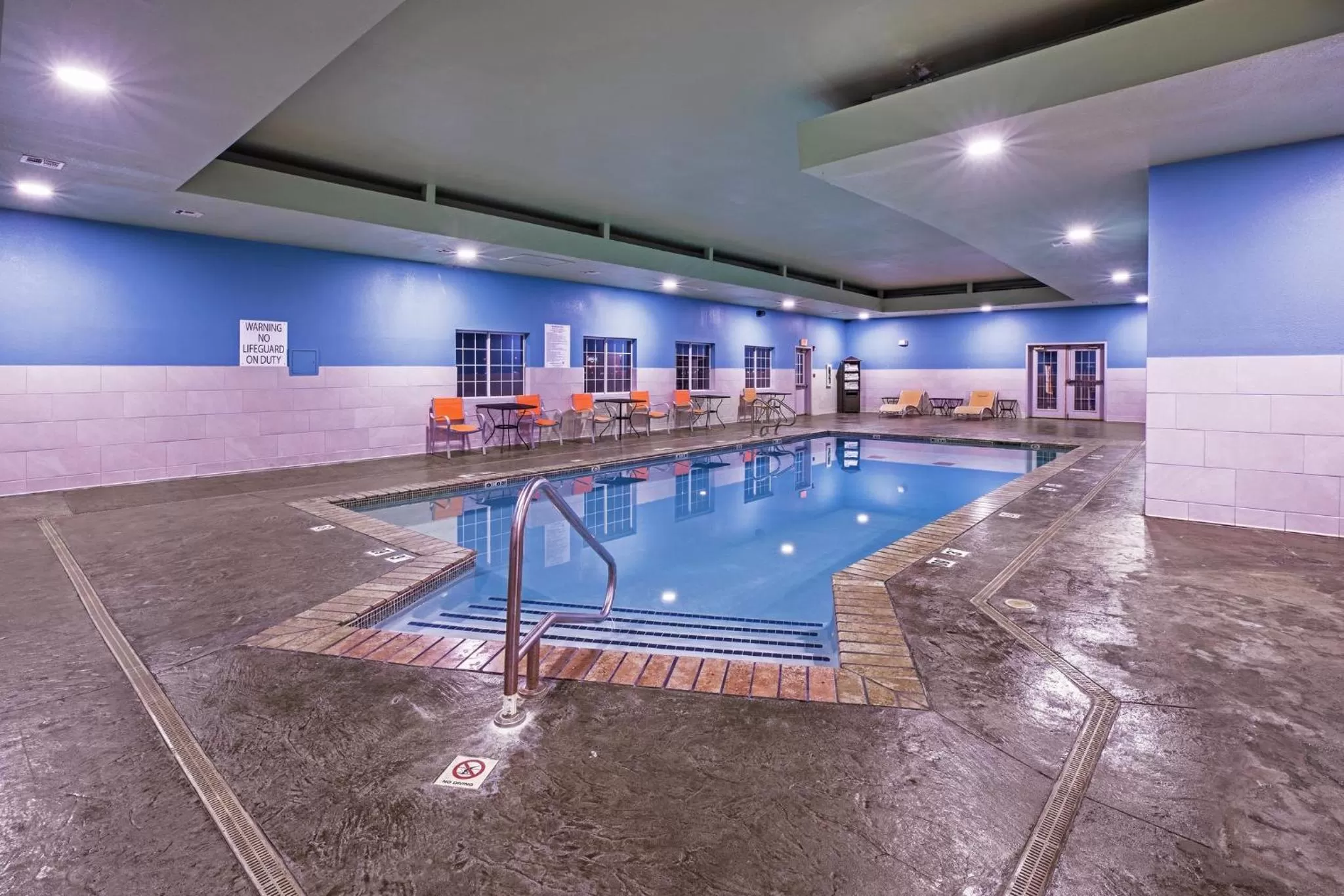 Swimming pool in Holiday Inn Express Hotel and Suites Jenks by IHG
