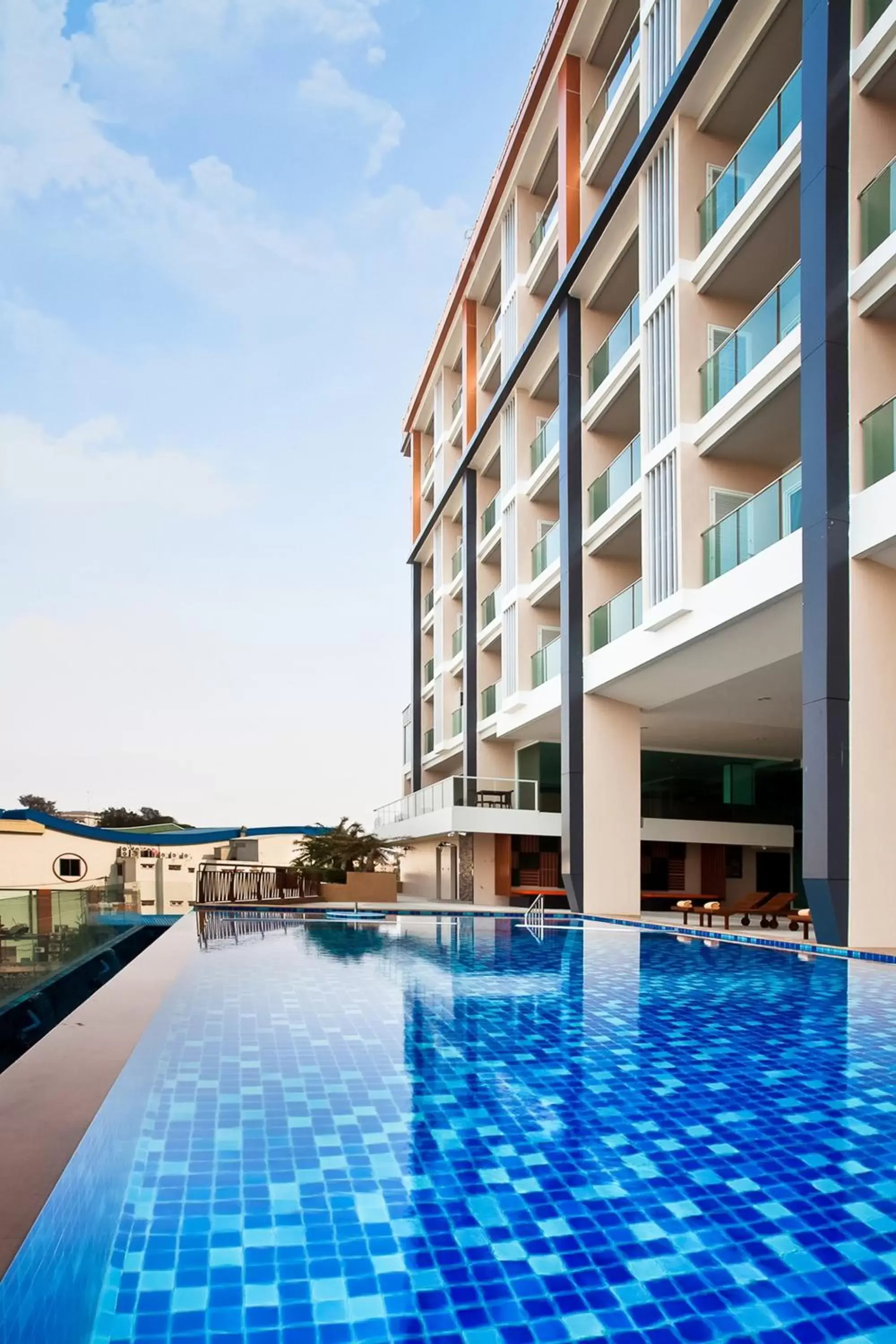 Facade/entrance, Swimming Pool in Balihai Bay Pattaya