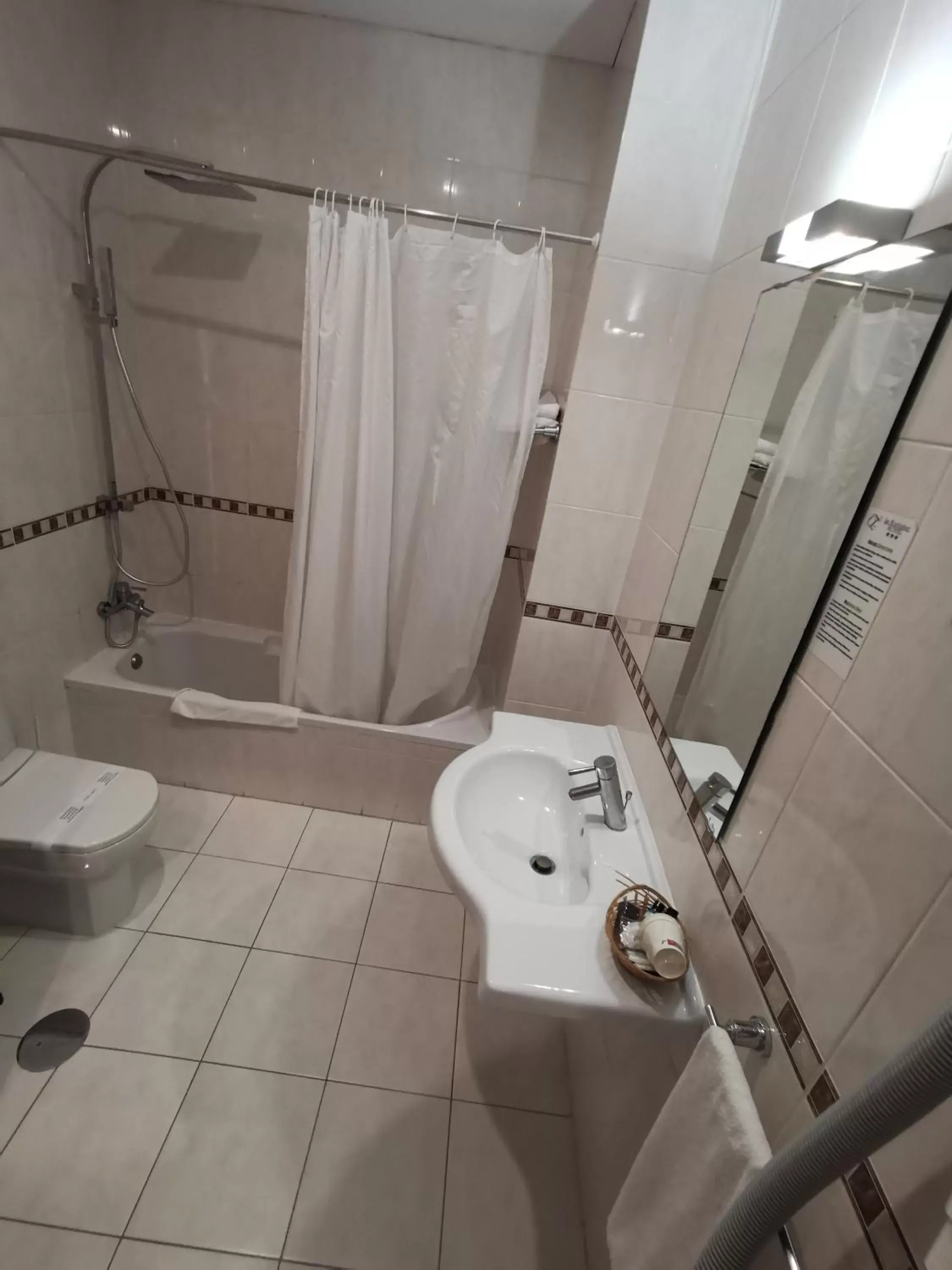 Bathroom in Hotel La Fontaine