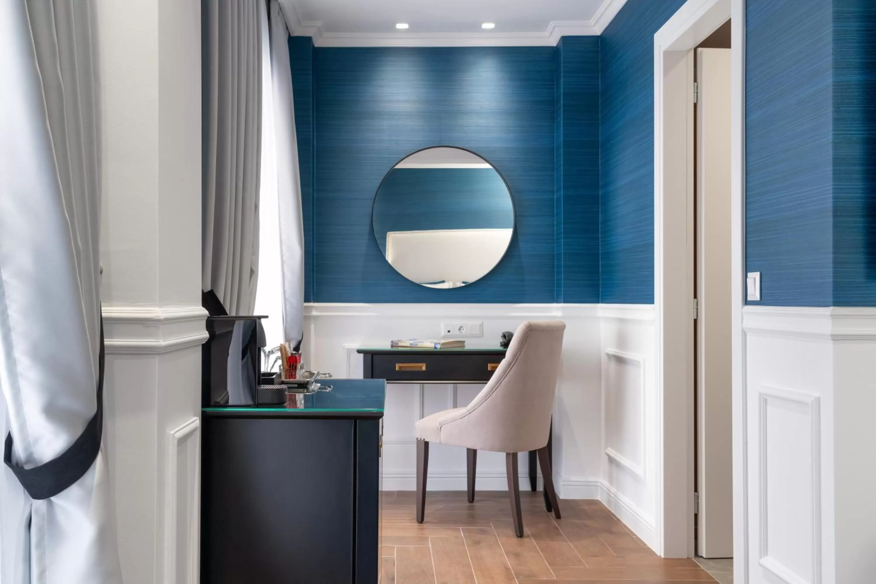 Coffee/tea facilities in Evripidou Suites