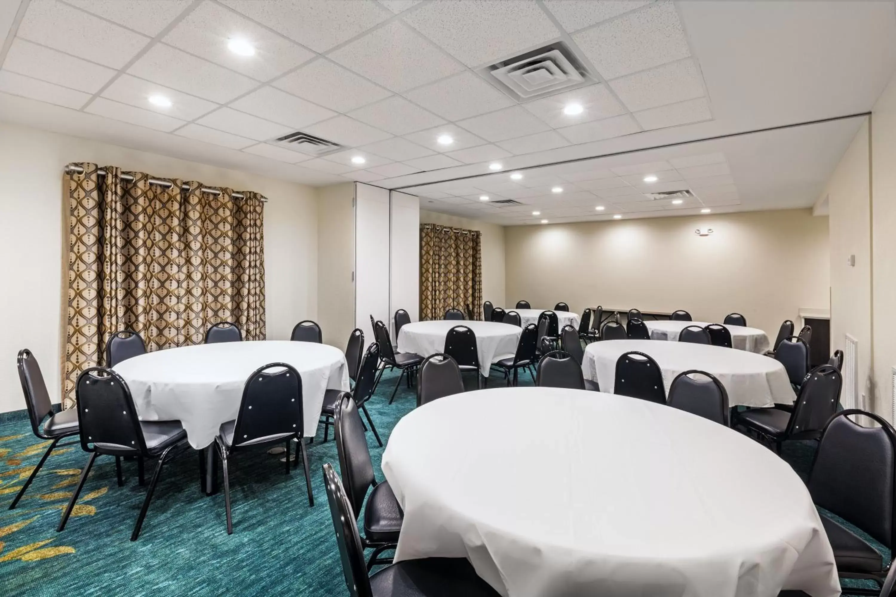 Meeting/conference room, Banquet Facilities in Candlewood Suites Houston - Spring, an IHG Hotel