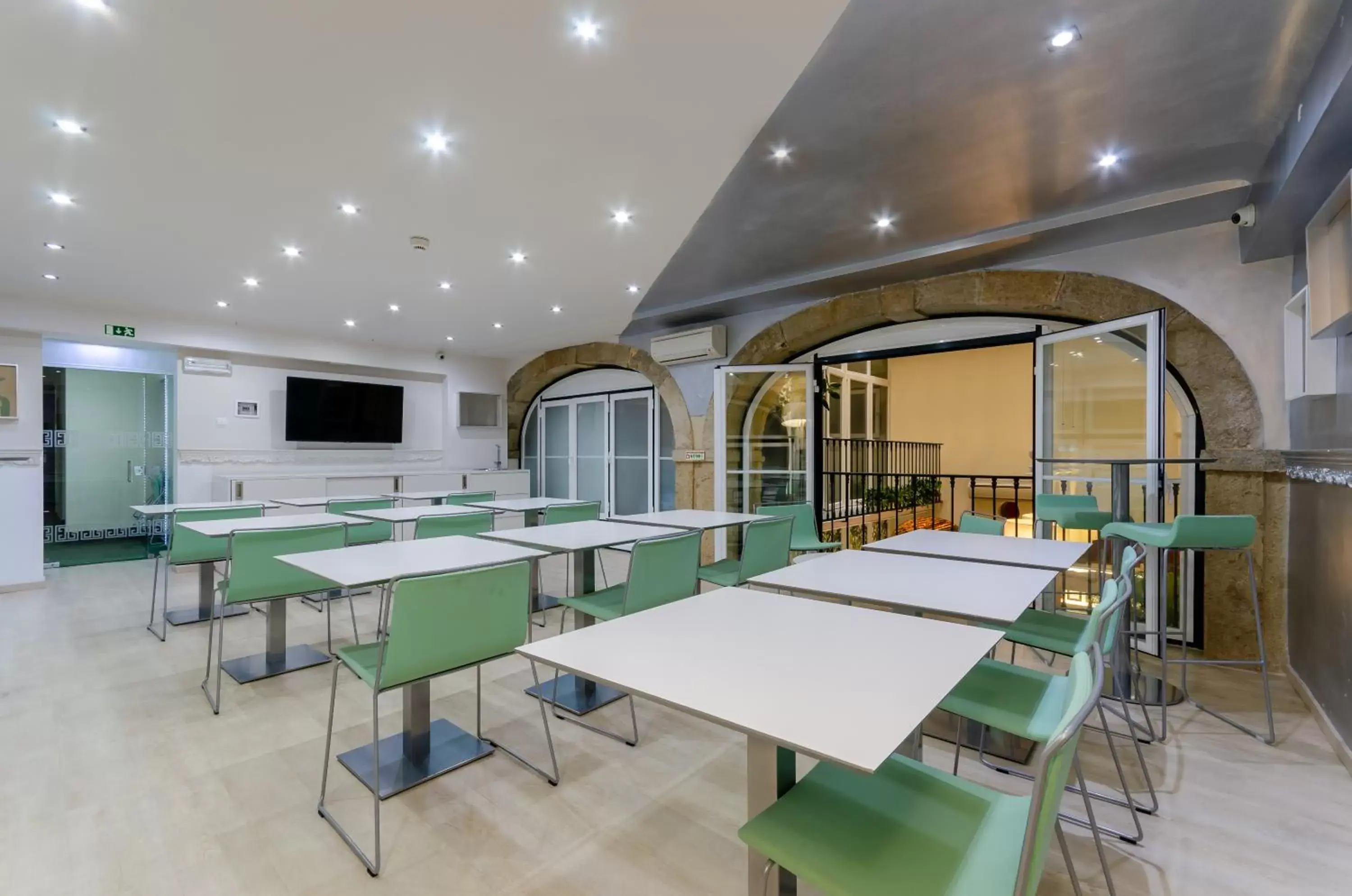 Meeting/conference room, Restaurant/Places to Eat in Hotel Borges Chiado